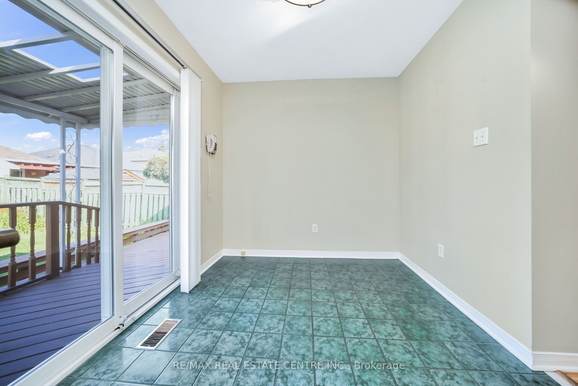 111 Springview Drive Property Photo 15