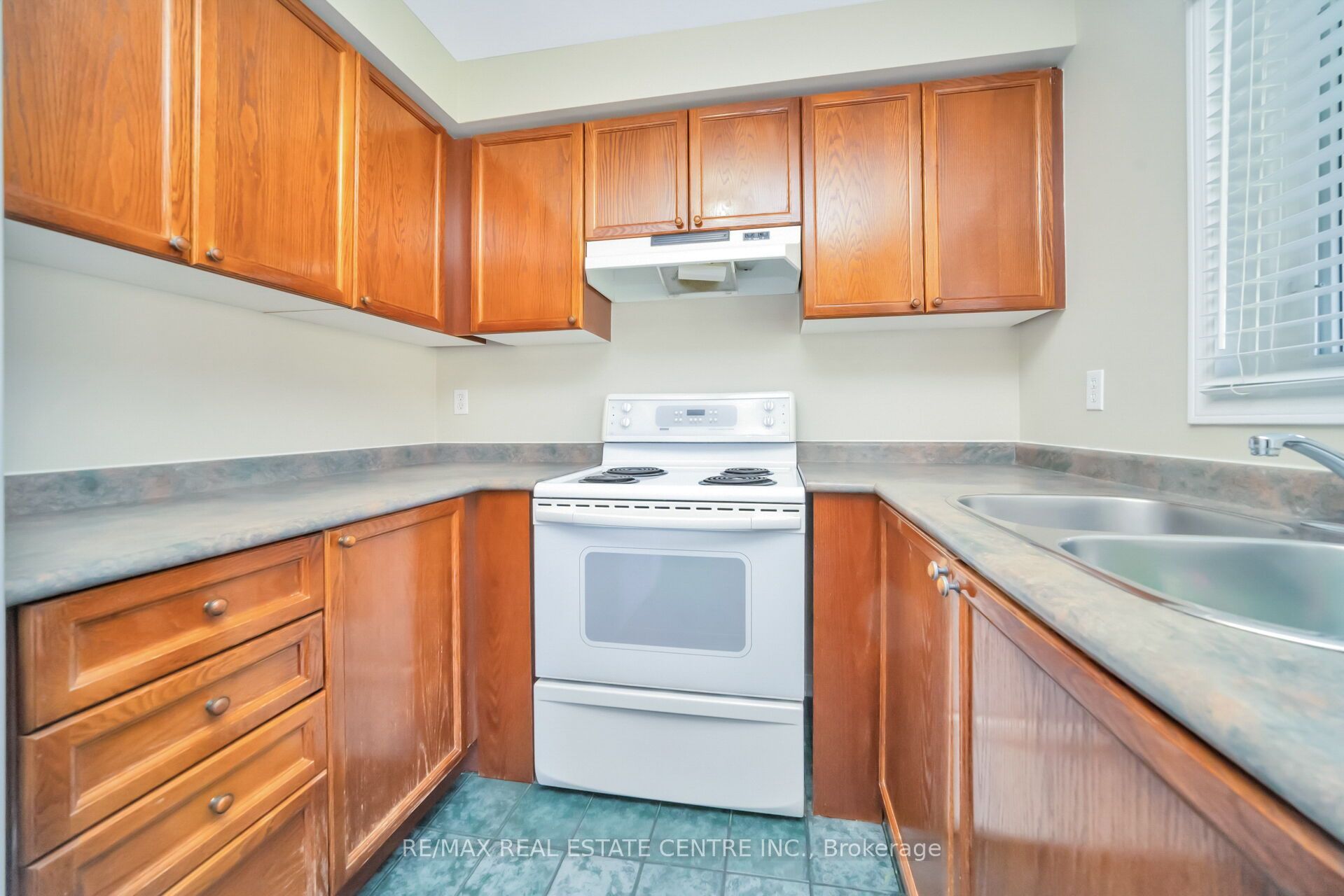 111 Springview Drive Property Photo 18