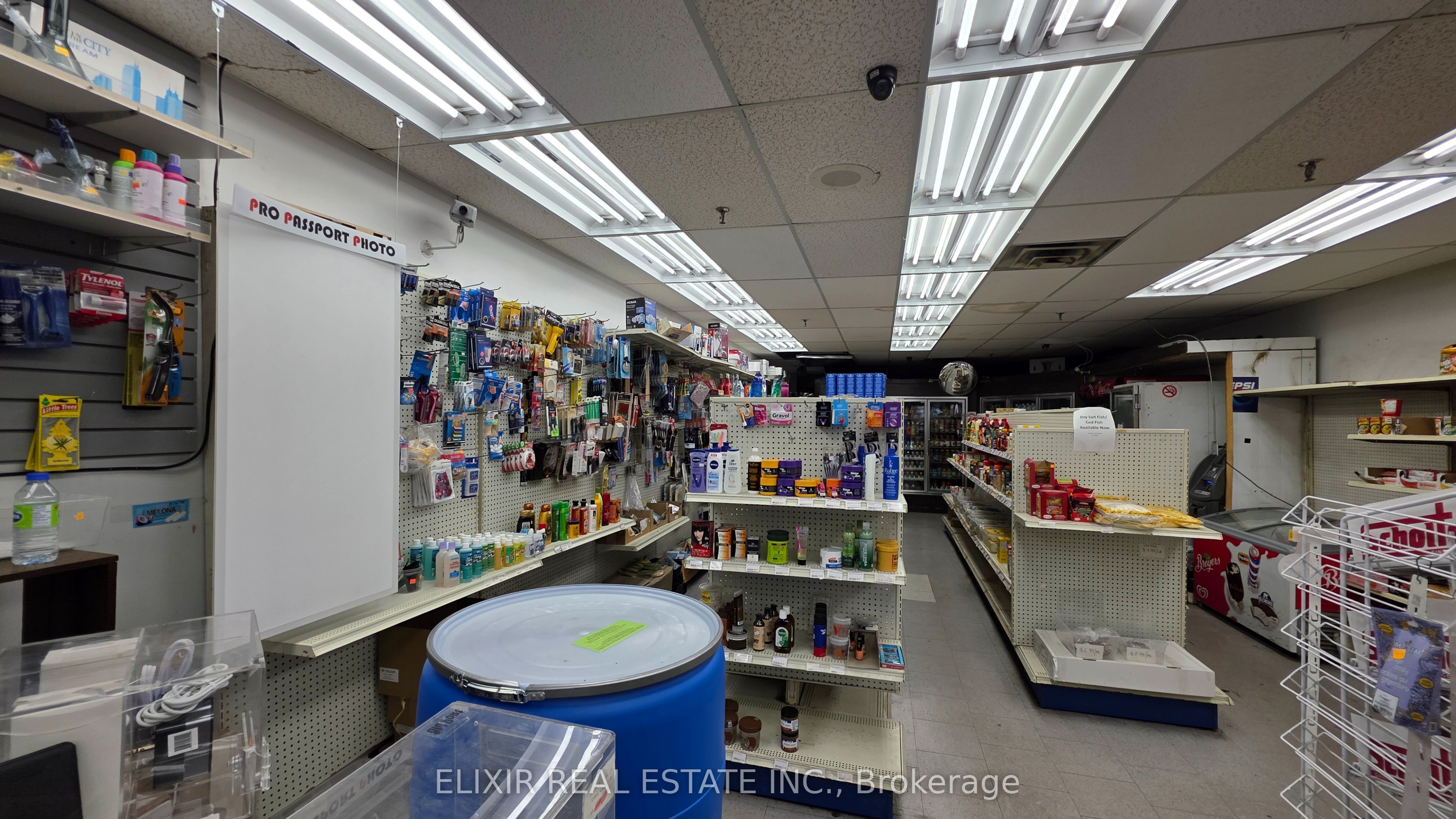 4- 2468 Eglinton Avenue W Property Photo 12