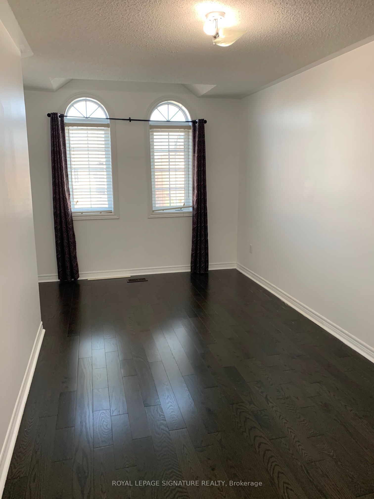 249 Comiskey Crescent Property Photo 9
