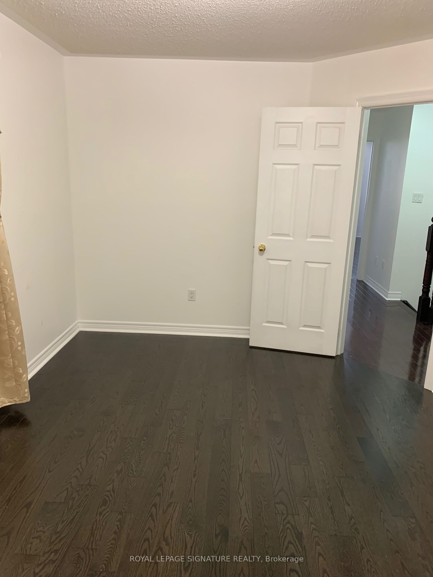 249 Comiskey Crescent Property Photo 10