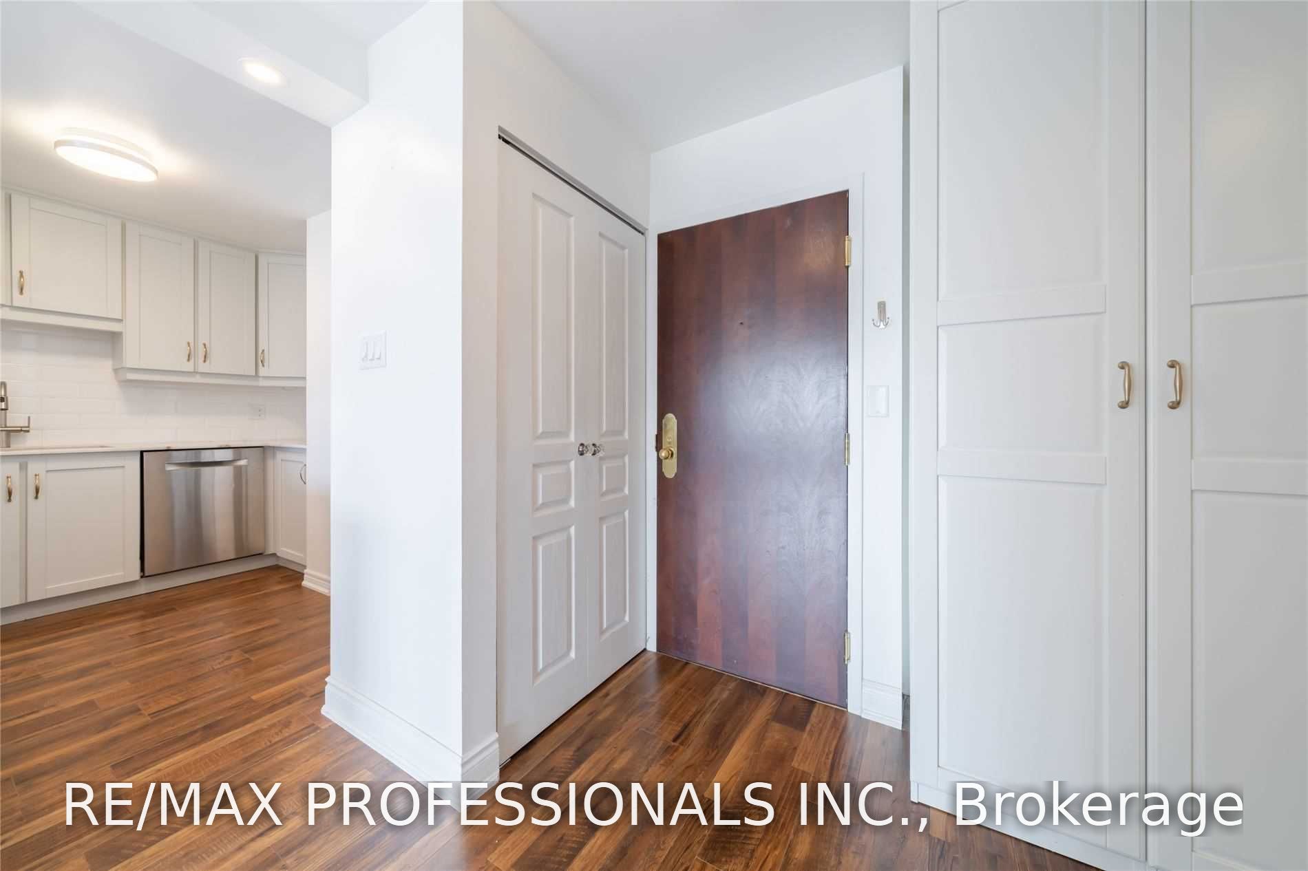 1300 Islington Avenue 809 Property Photo 9