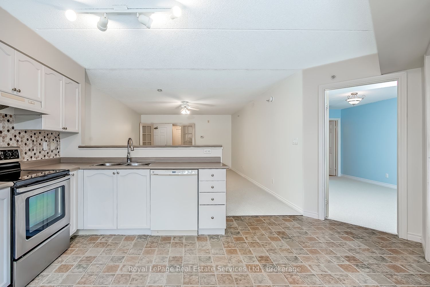 1460 Bishops Gate 111 Property Photo 3