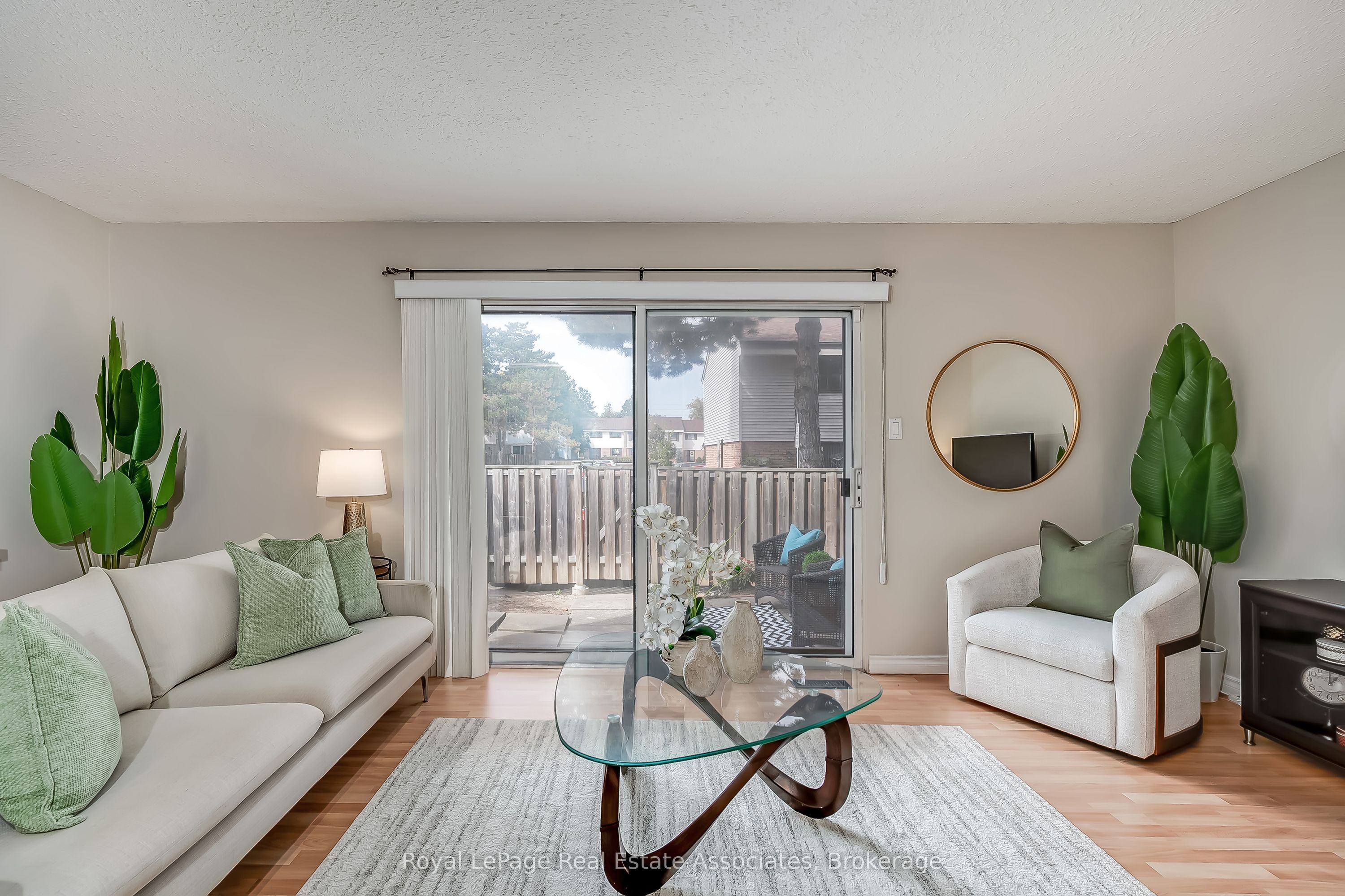 2779 Gananoque Drive 42 Property Photo 10