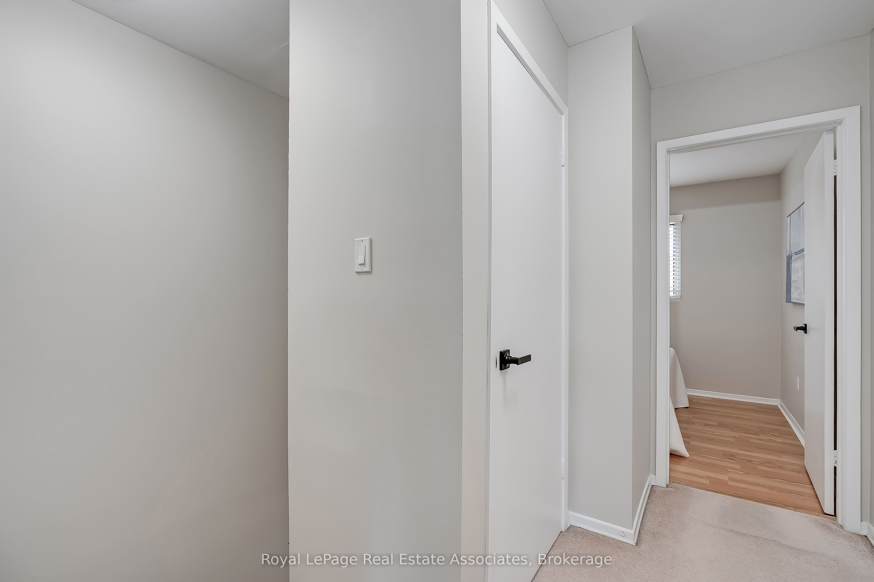 2779 Gananoque Drive 42 Property Photo 17