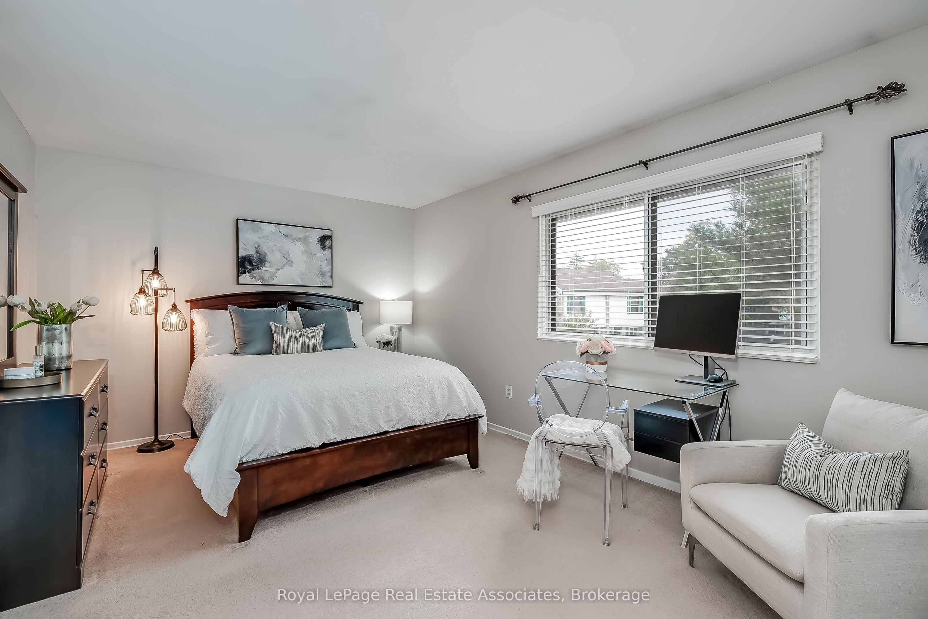 2779 Gananoque Drive 42 Property Photo 18