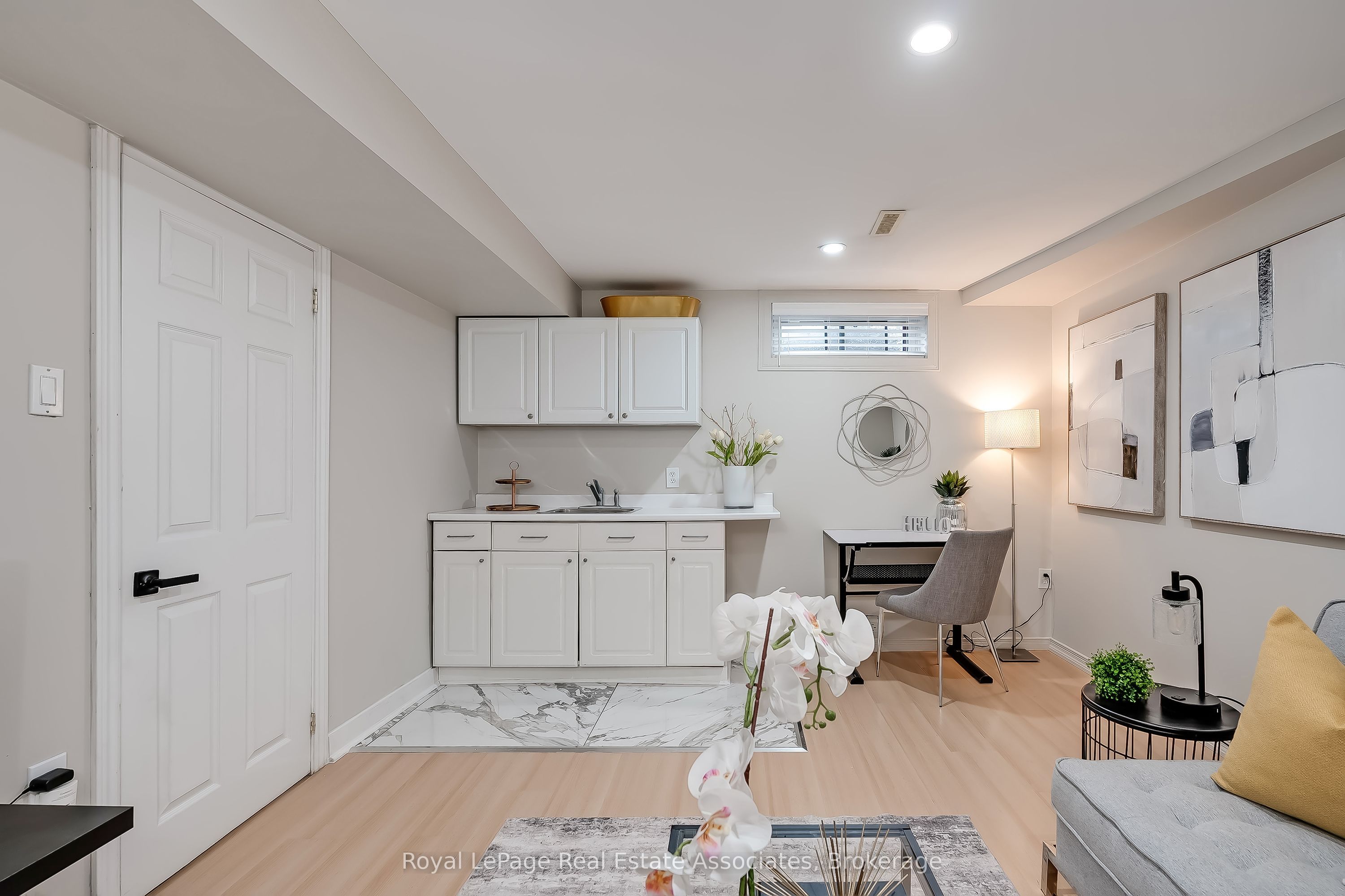 2779 Gananoque Drive 42 Property Photo 24