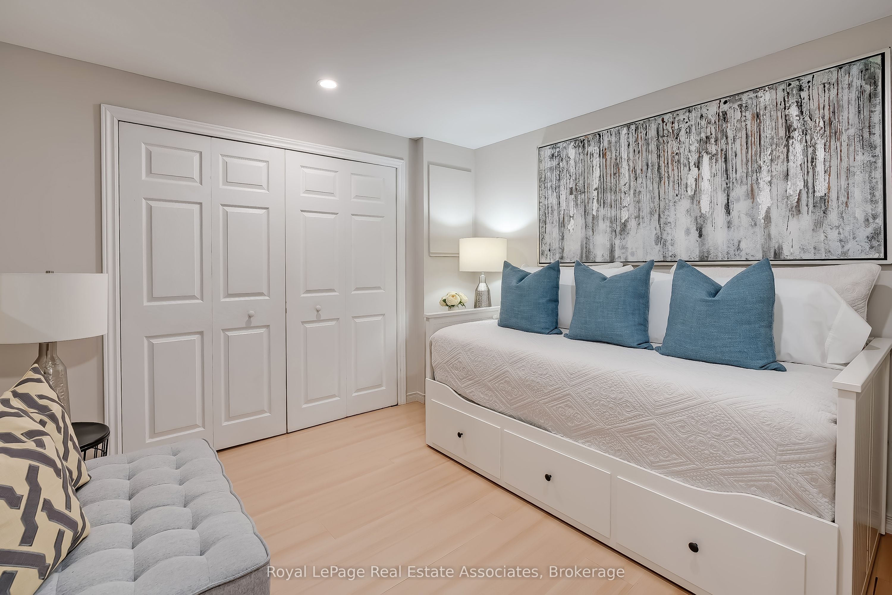 2779 Gananoque Drive 42 Property Photo 25