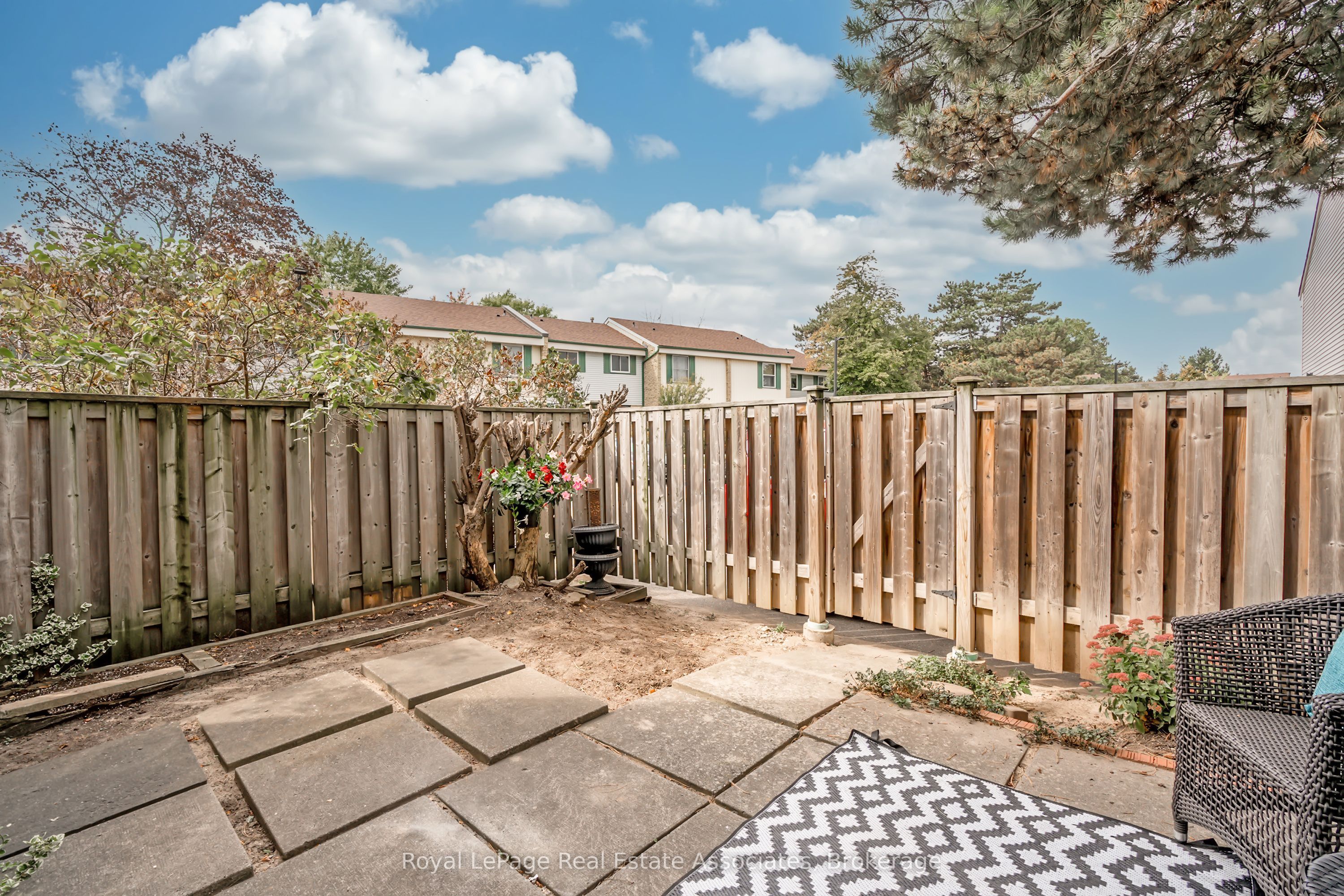 2779 Gananoque Drive 42 Property Photo 29