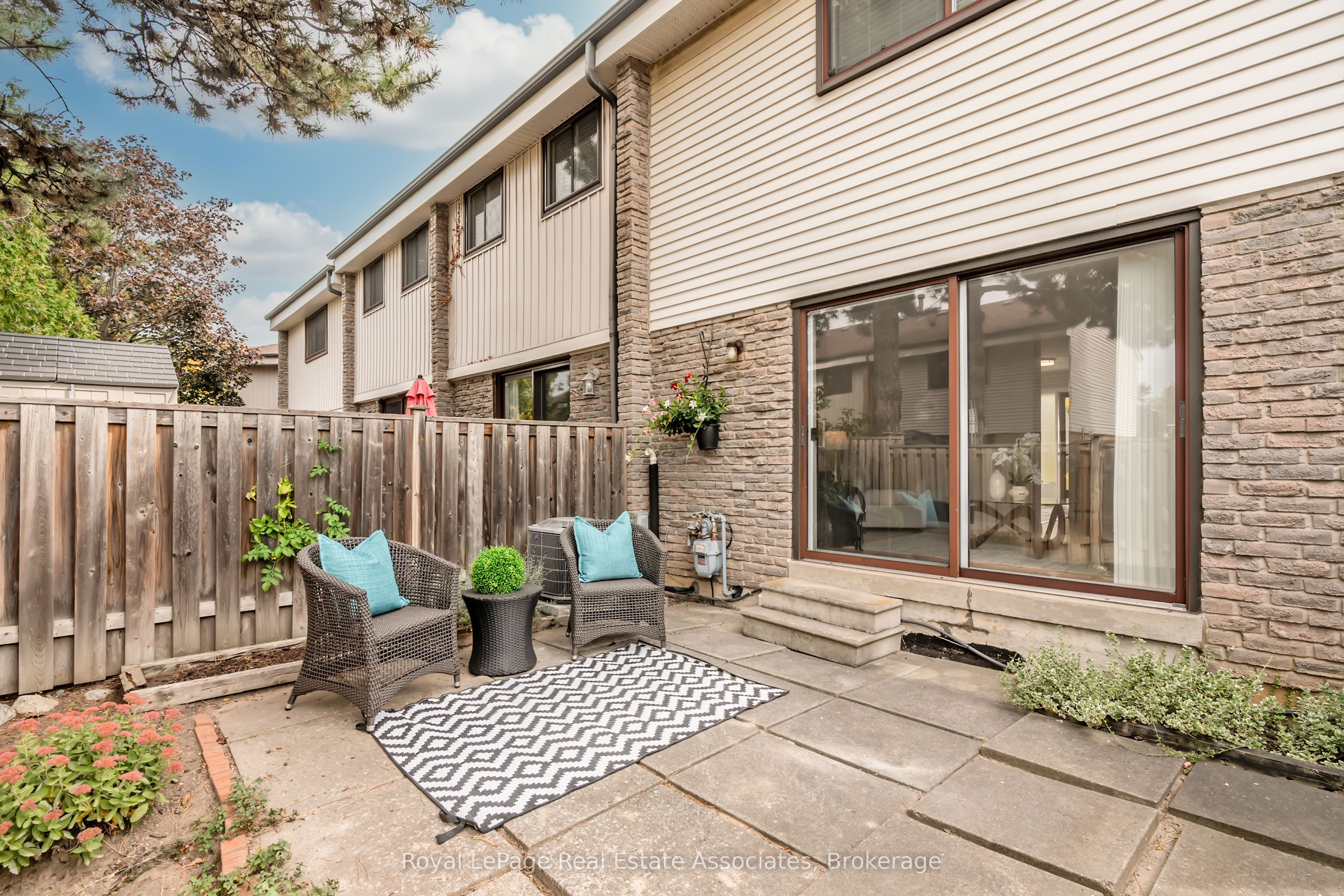 2779 Gananoque Drive 42 Property Photo 31