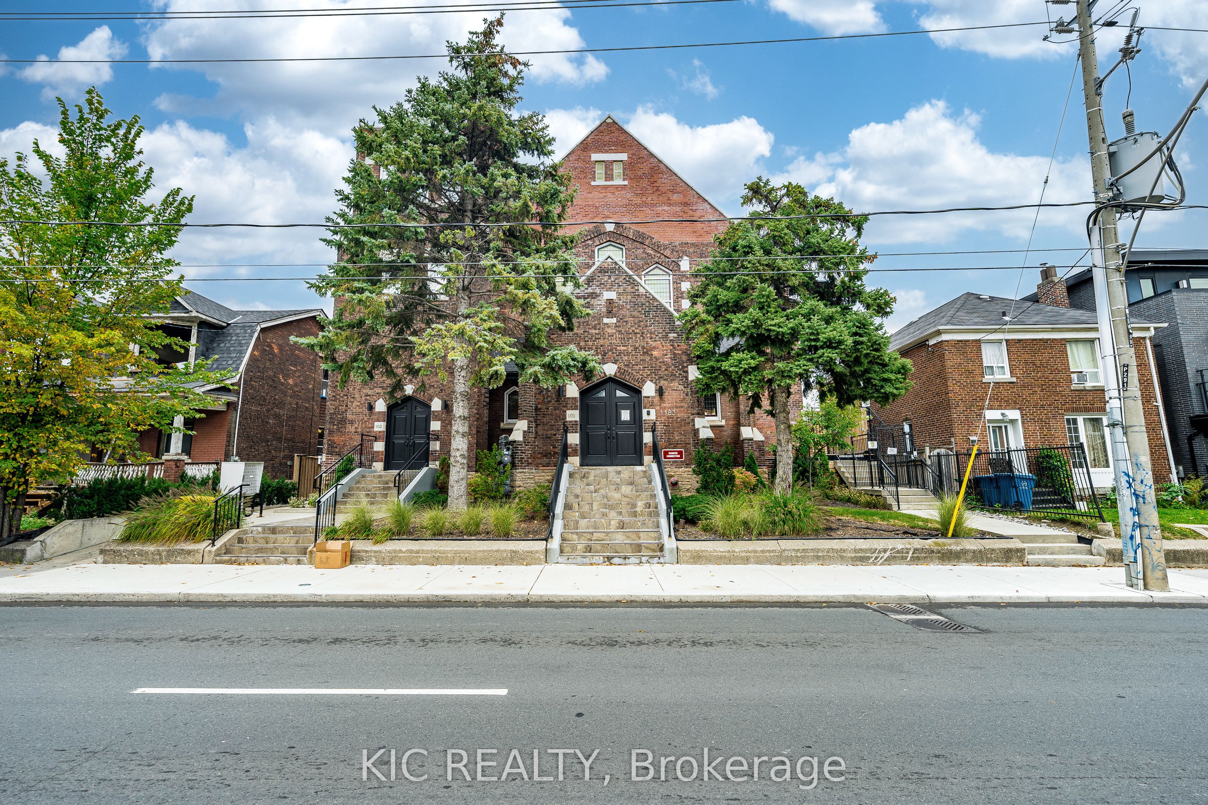 1183 Dufferin Street 111