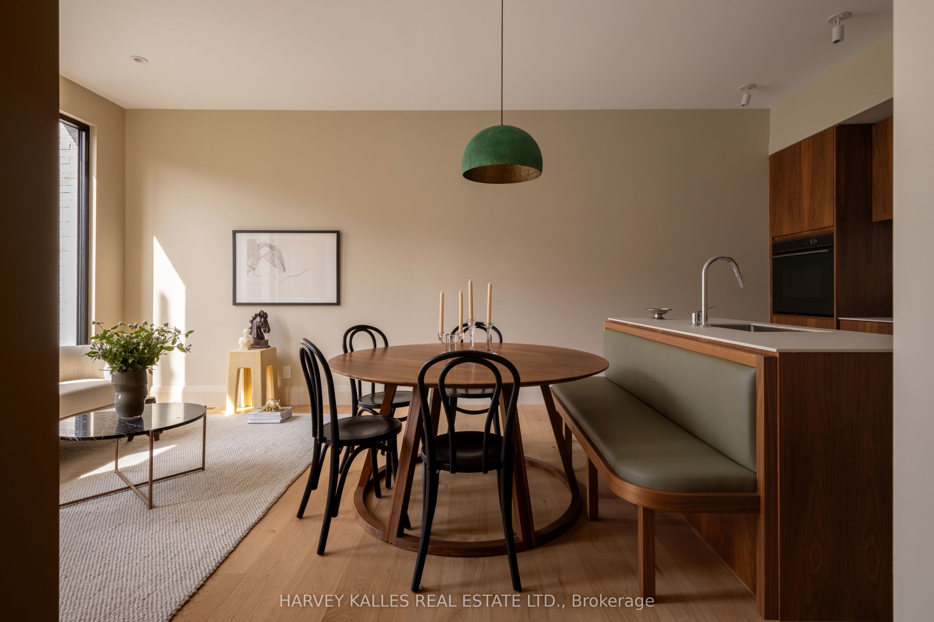 157 Hallam Street B Property Photo 4