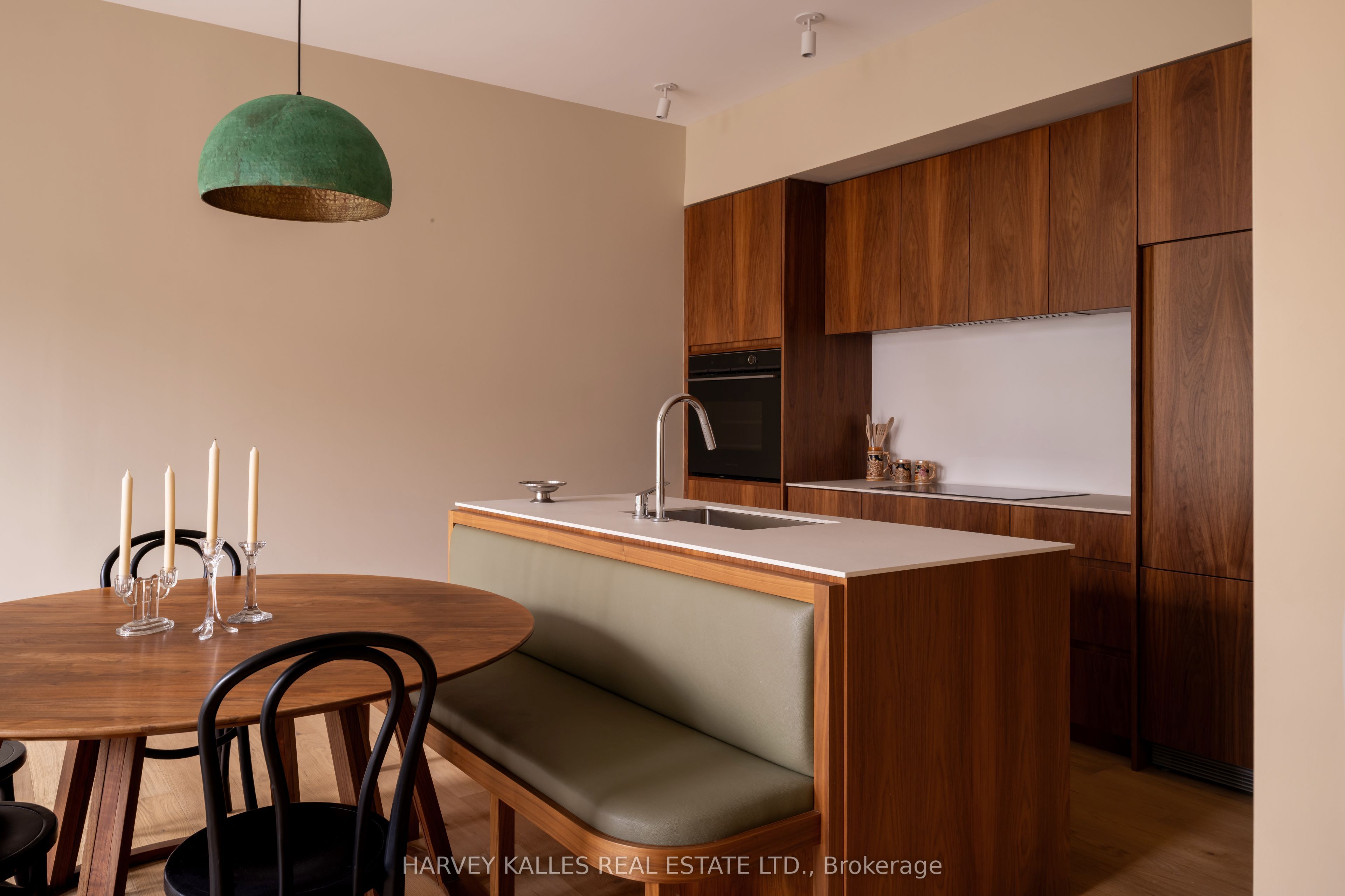 157 Hallam Street B Property Photo 8