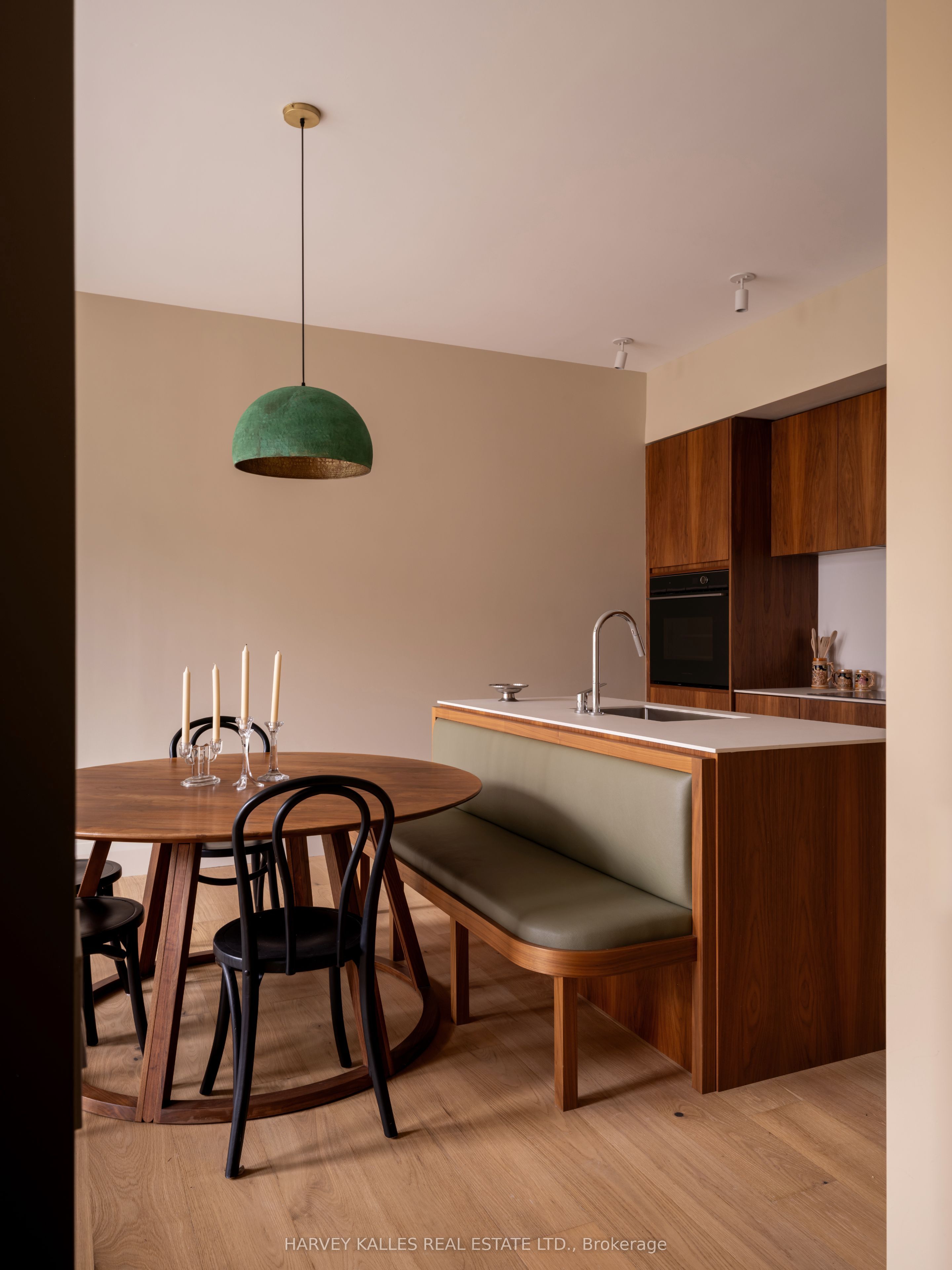 157 Hallam Street B Property Photo 9