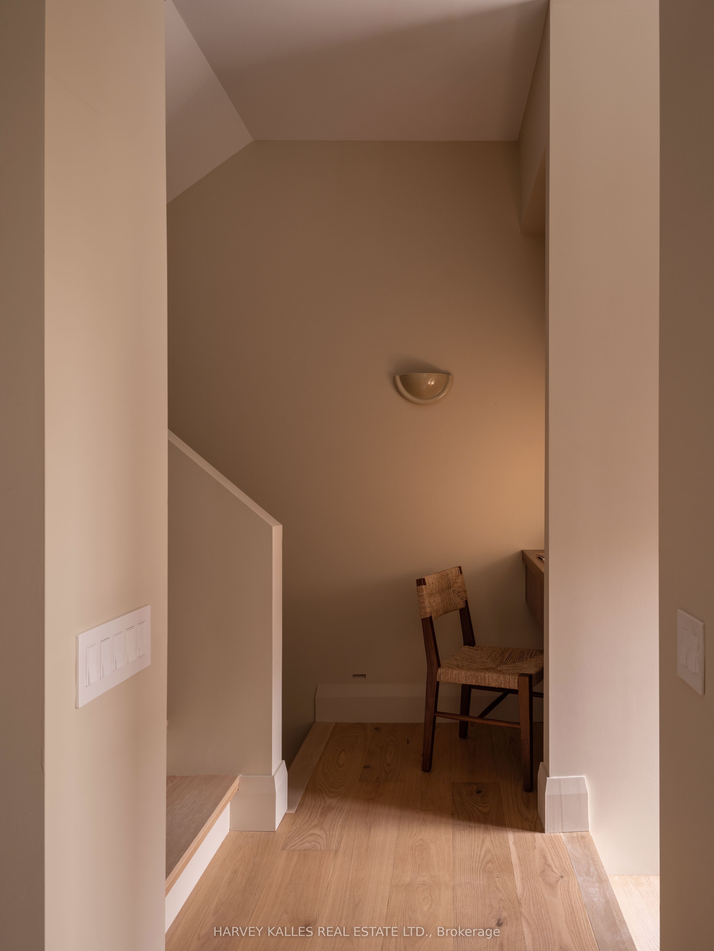 157 Hallam Street B Property Photo 11