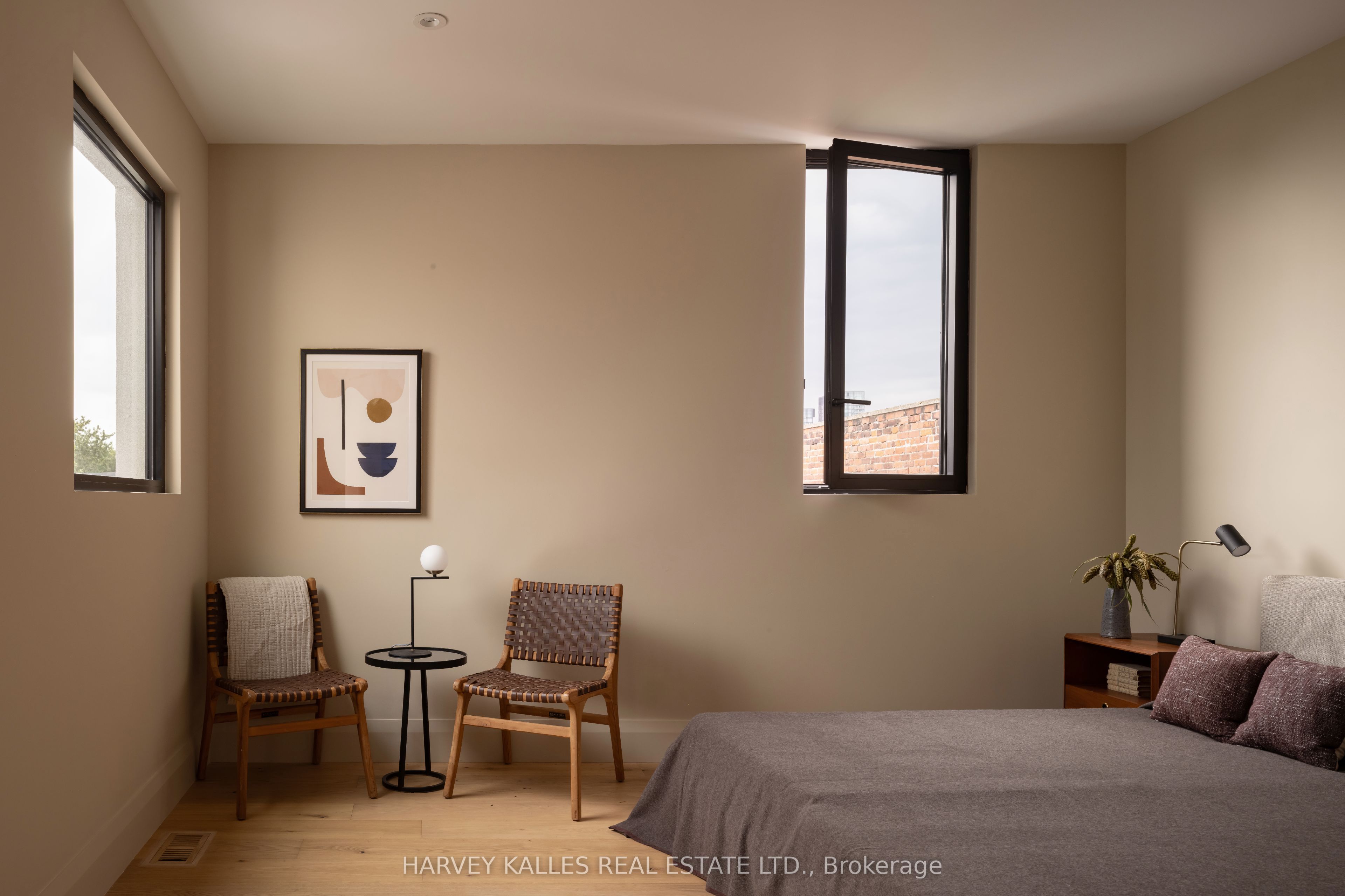 157 Hallam Street B Property Photo 16