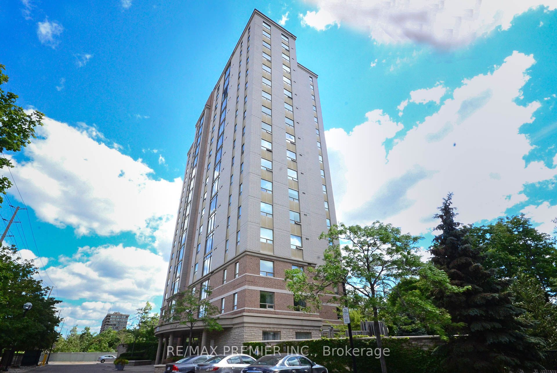 200 Burnhamthorpe Road E 603 Property Photo 1