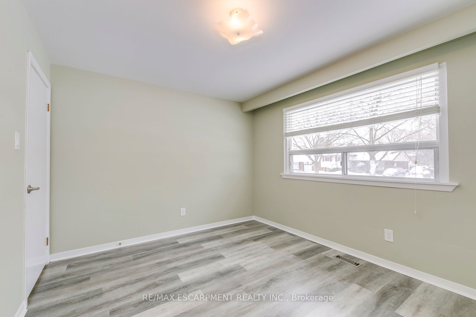 5440 Windermere Drive Property Photo 22