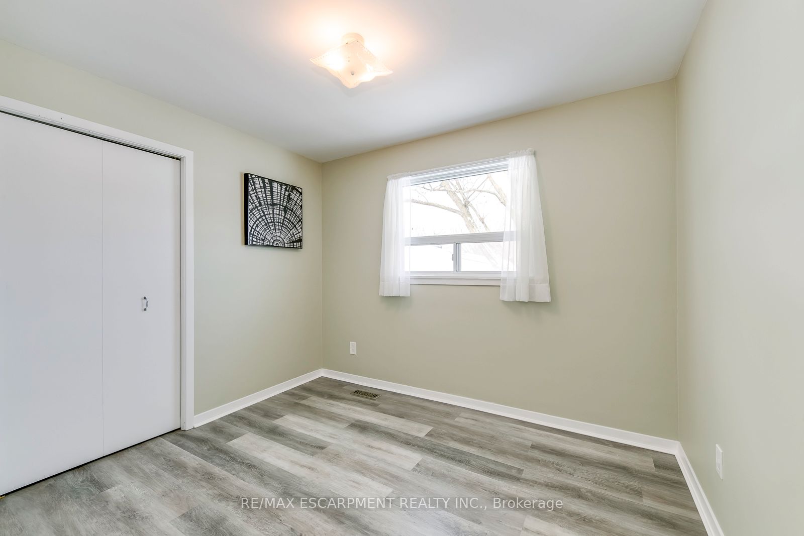 5440 Windermere Drive Property Photo 23