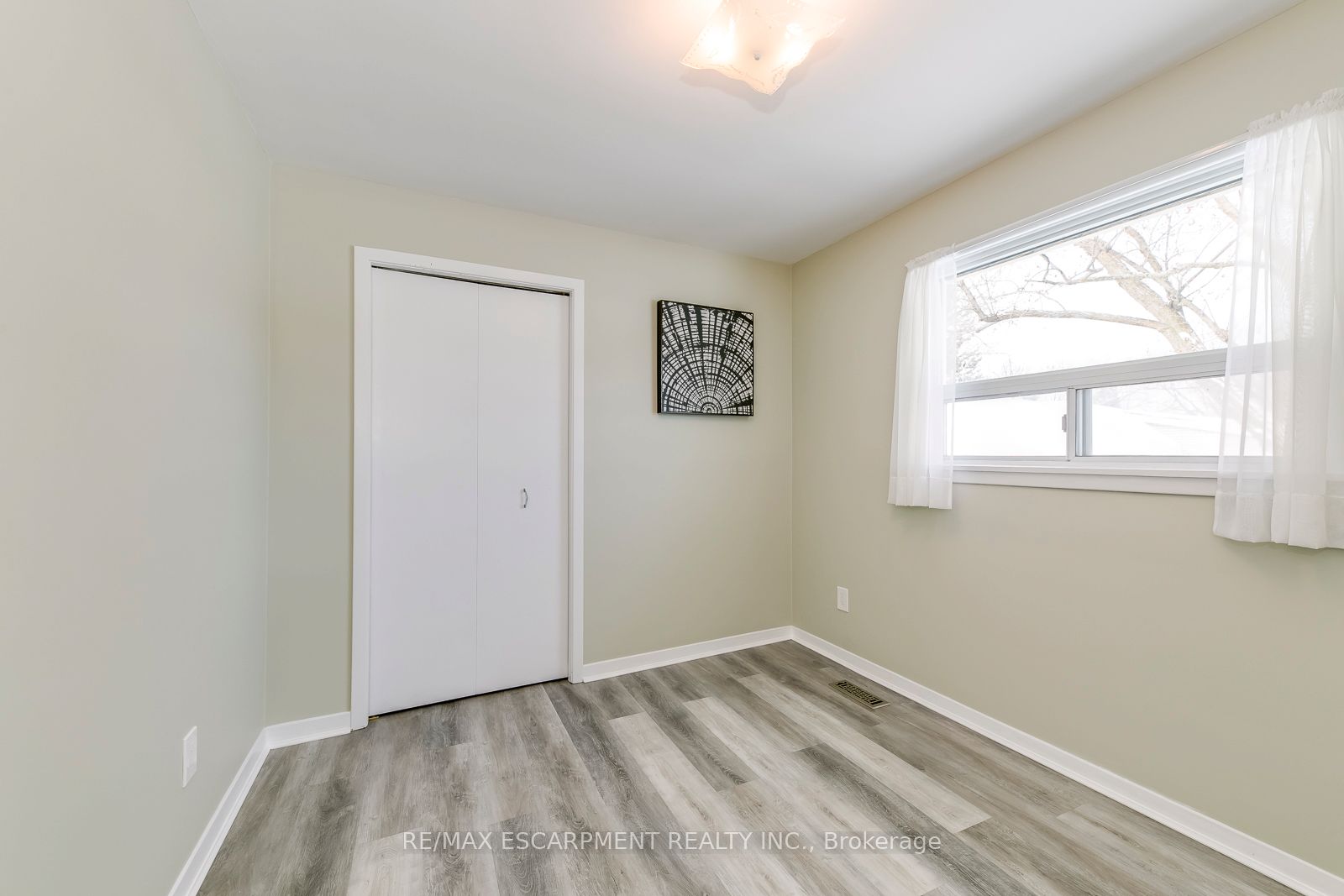 5440 Windermere Drive Property Photo 24