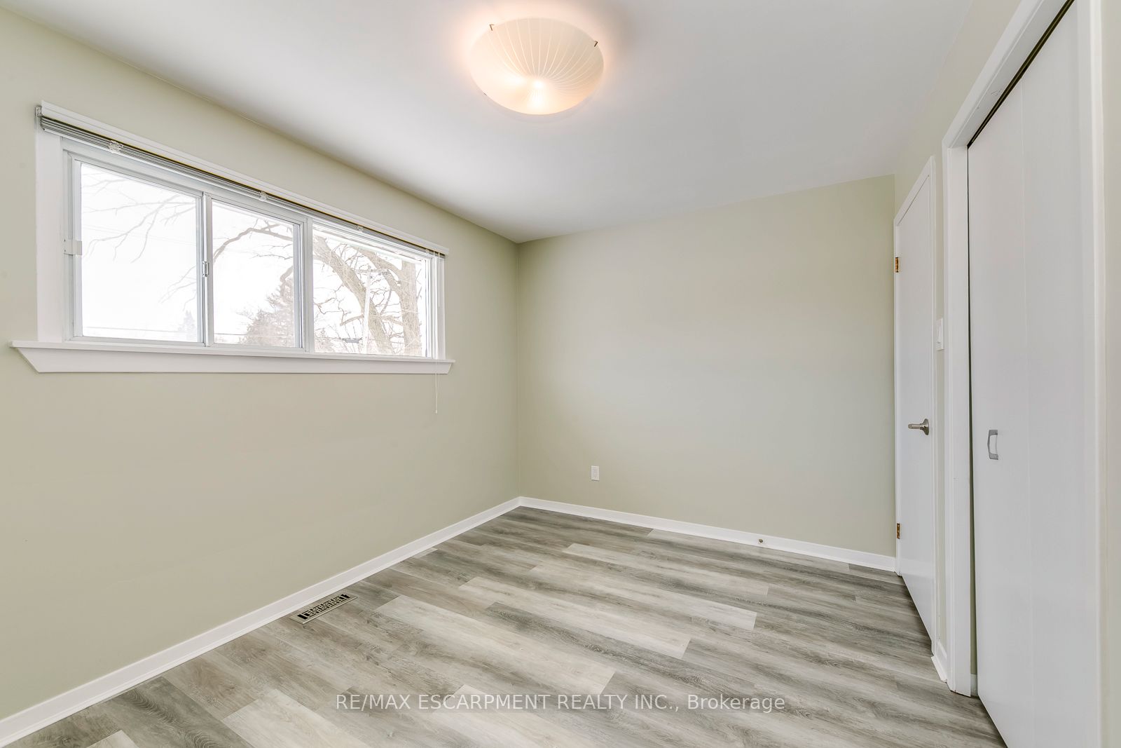 5440 Windermere Drive Property Photo 27