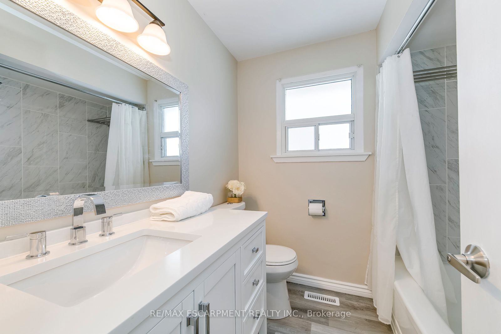 5440 Windermere Drive Property Photo 28