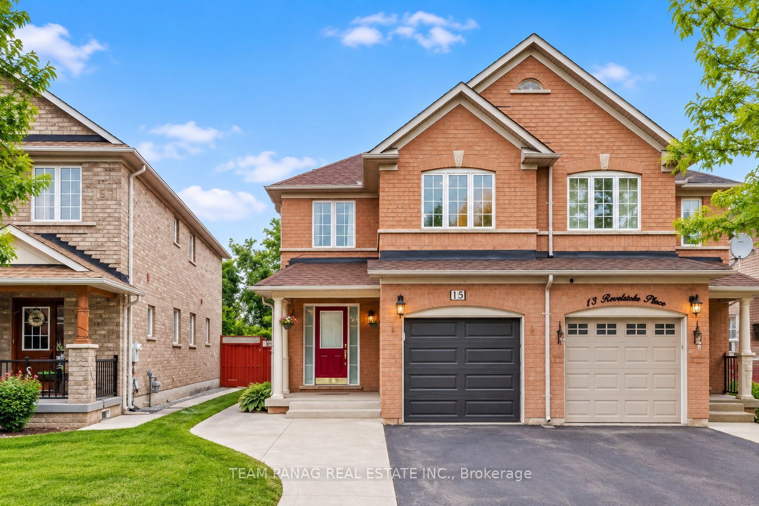 15 Revelstoke Place Property Photo 1