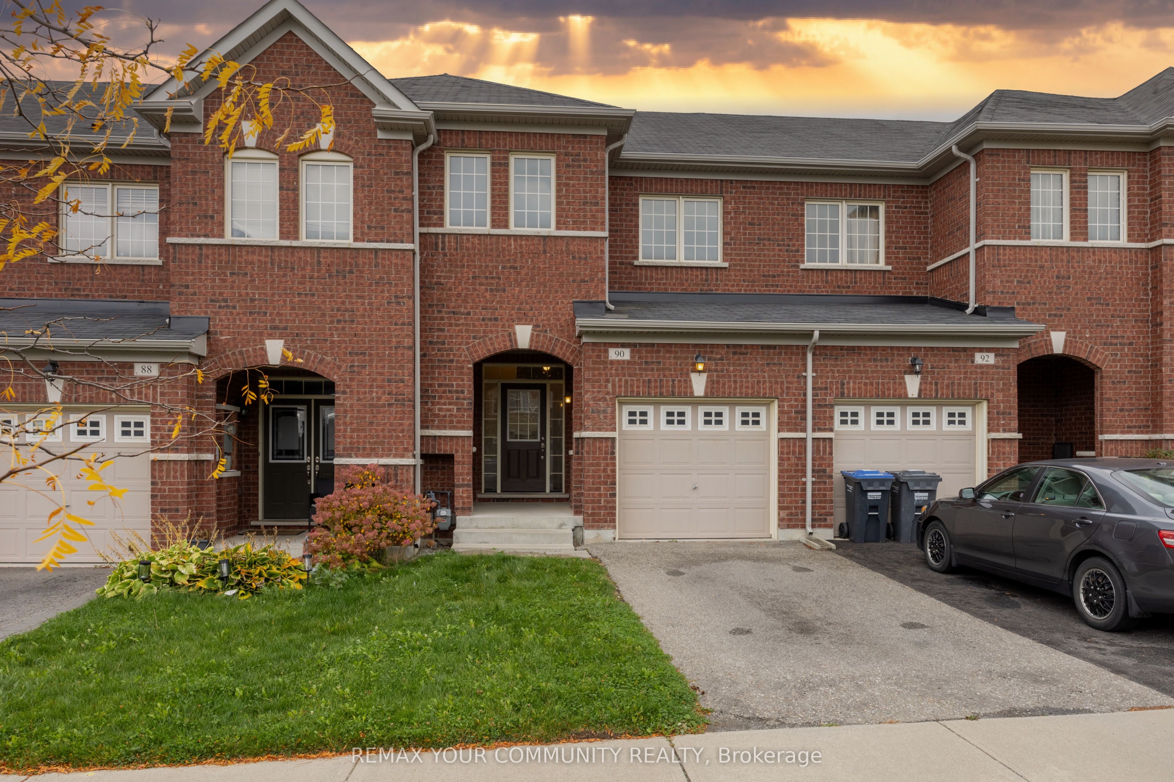 90 SKY HARBOUR Drive Property Photo 1