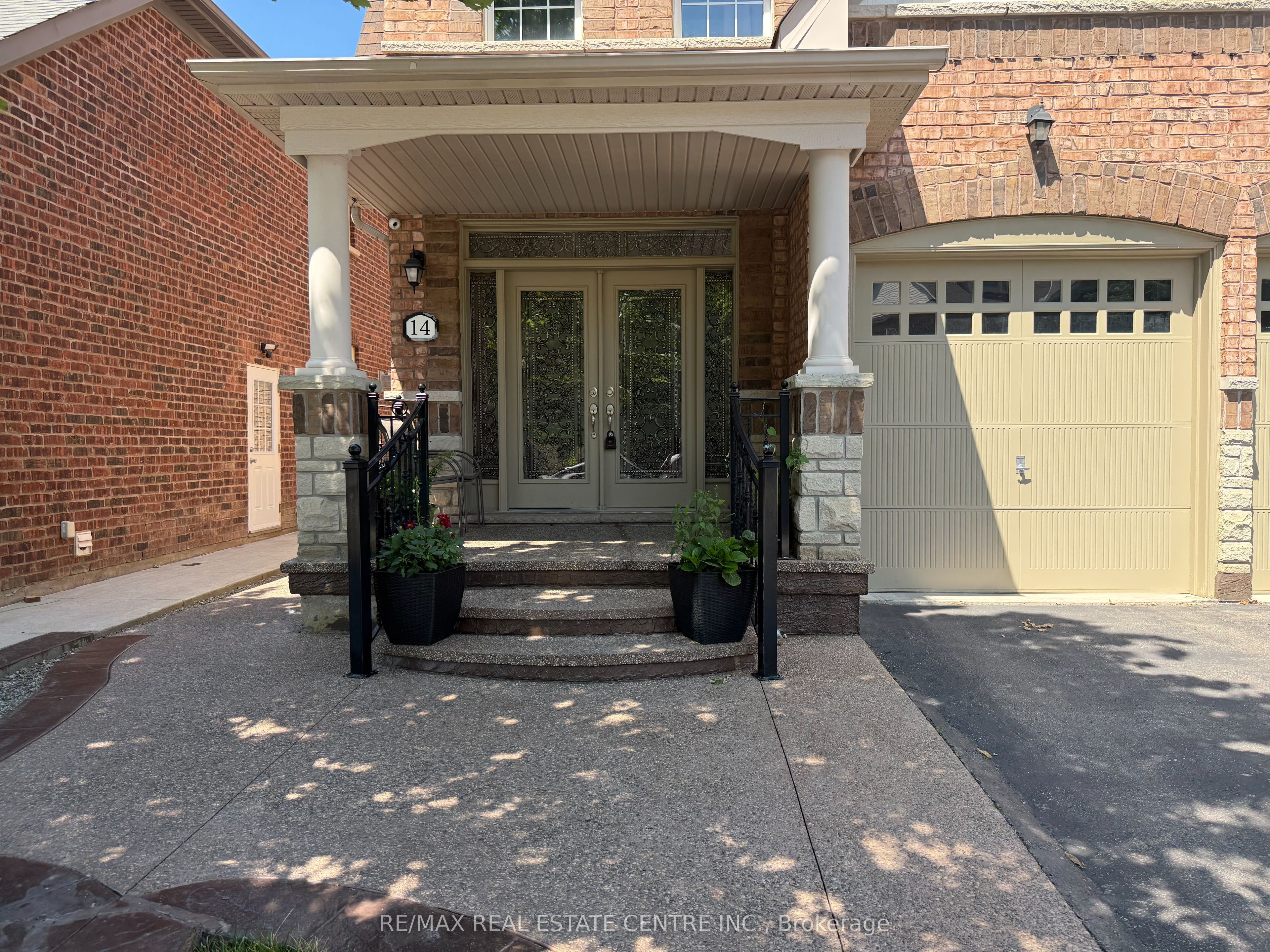 14 Twistleton Street Property Photo 2