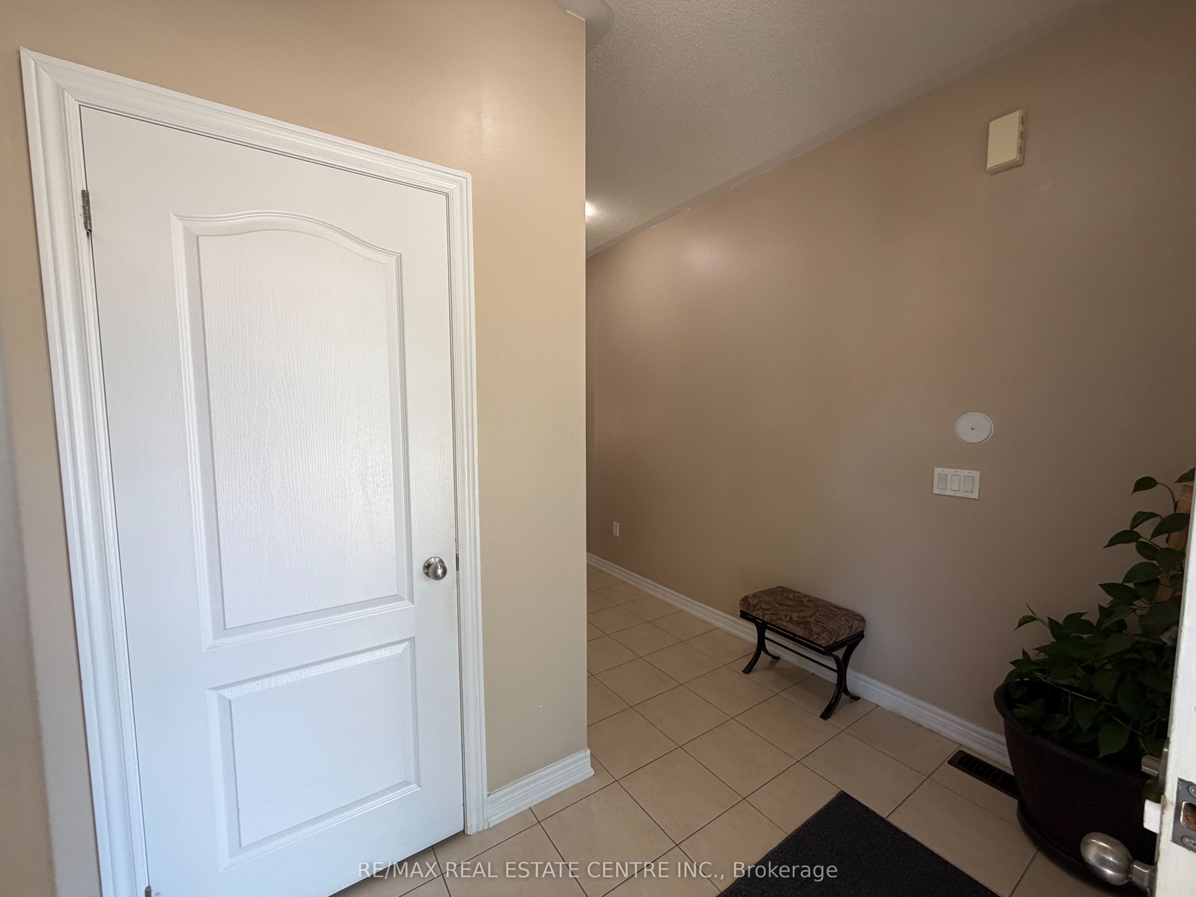 14 Twistleton Street Property Photo 4