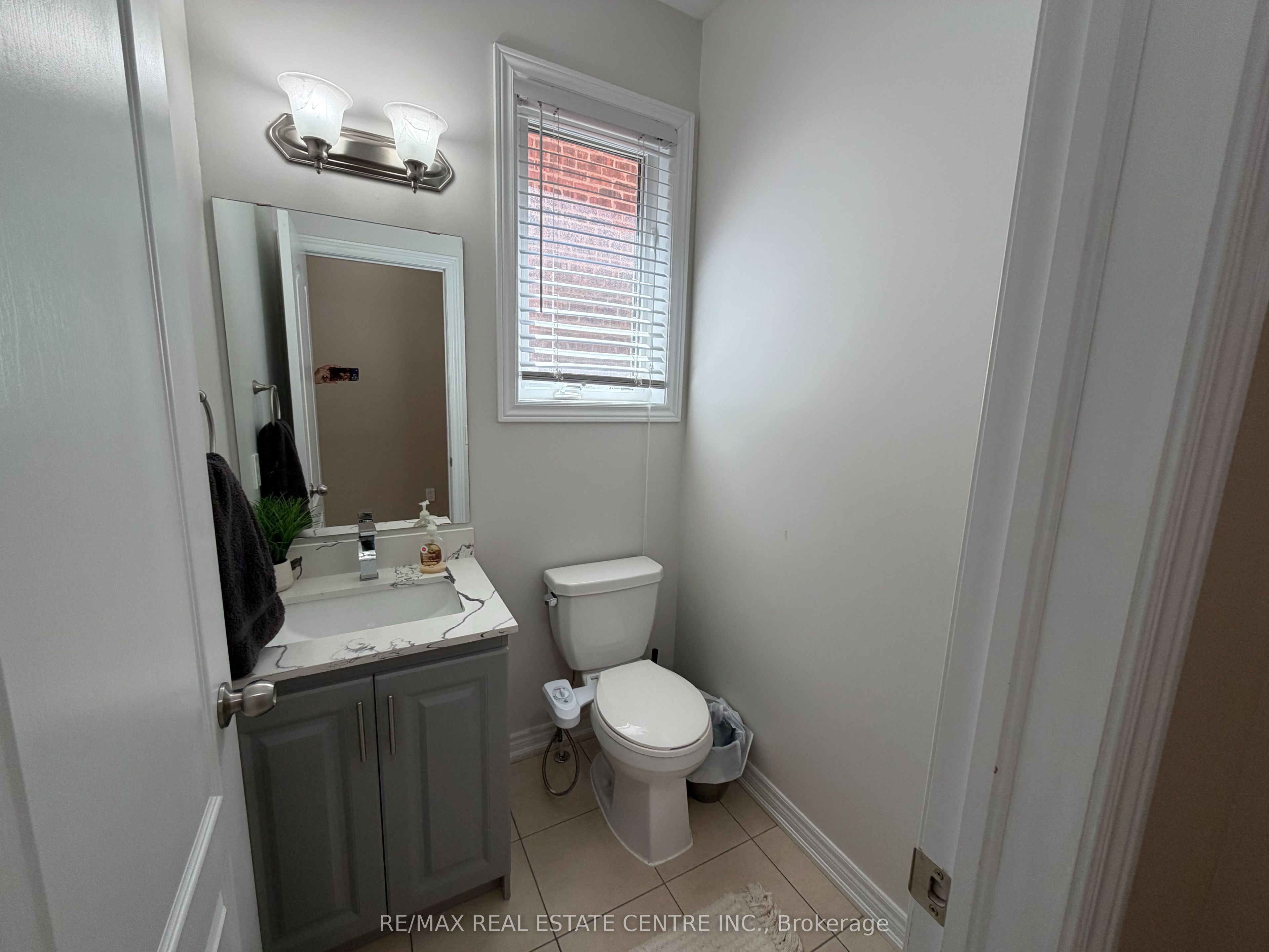 14 Twistleton Street Property Photo 5