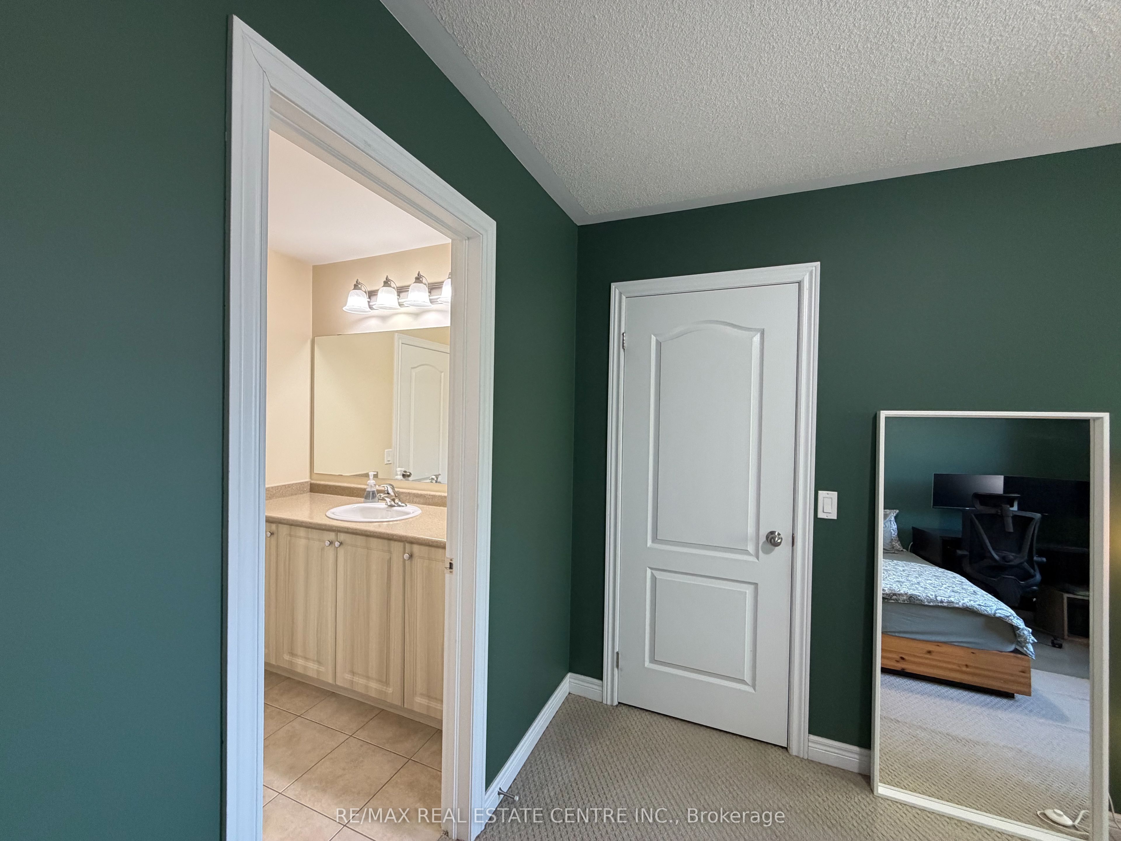 14 Twistleton Street Property Photo 21