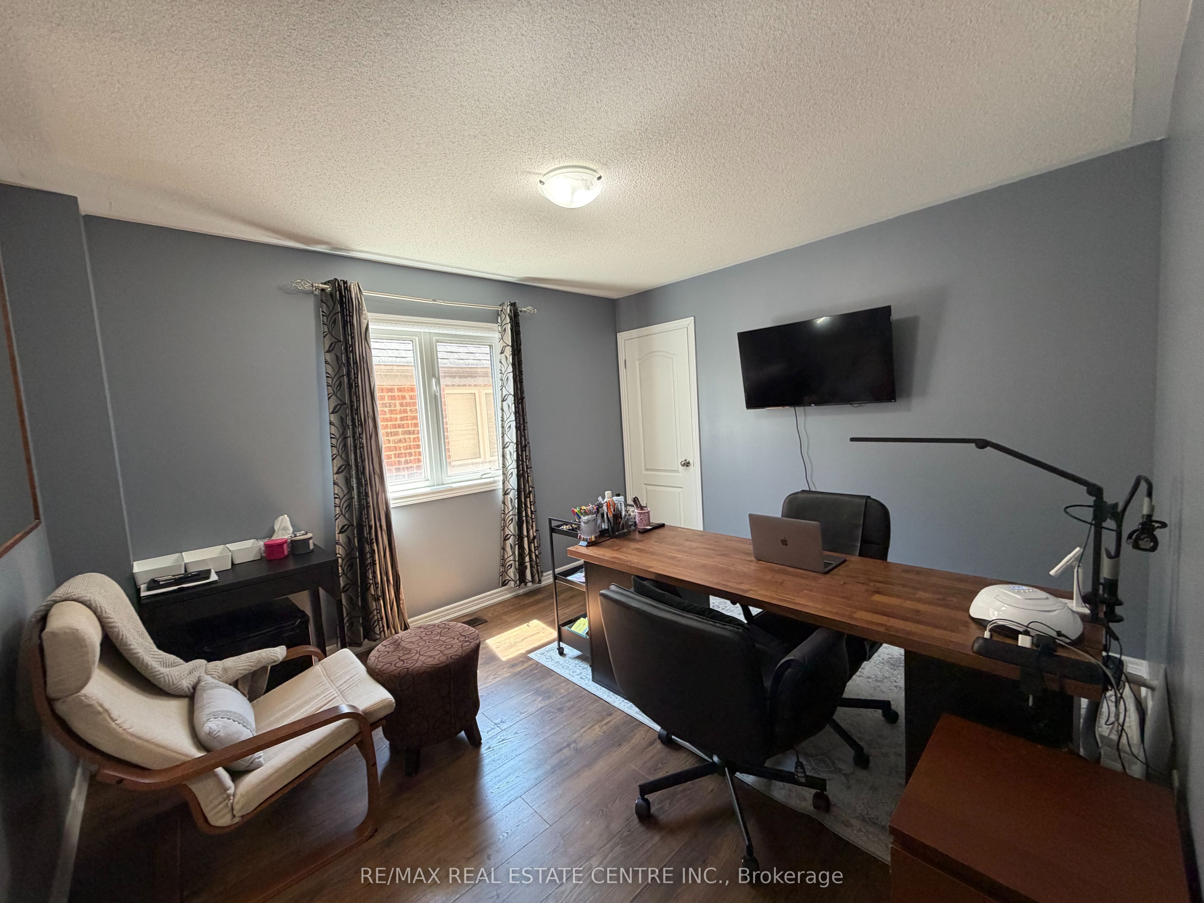 14 Twistleton Street Property Photo 23