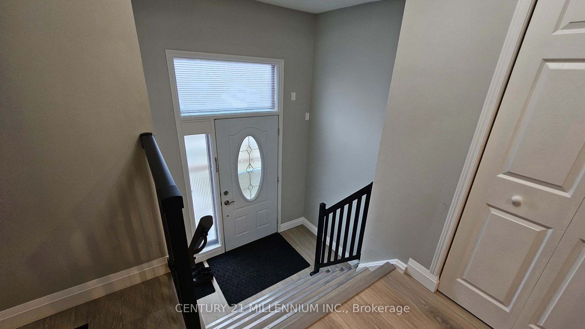 67 Simmons Boulevard Upper Property Photo 2