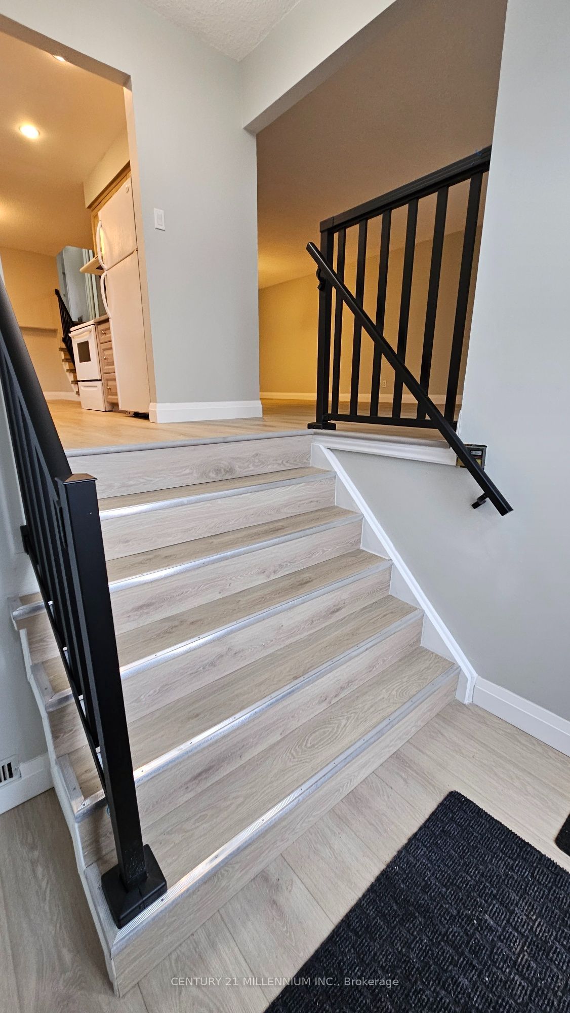 67 Simmons Boulevard Upper Property Photo 3