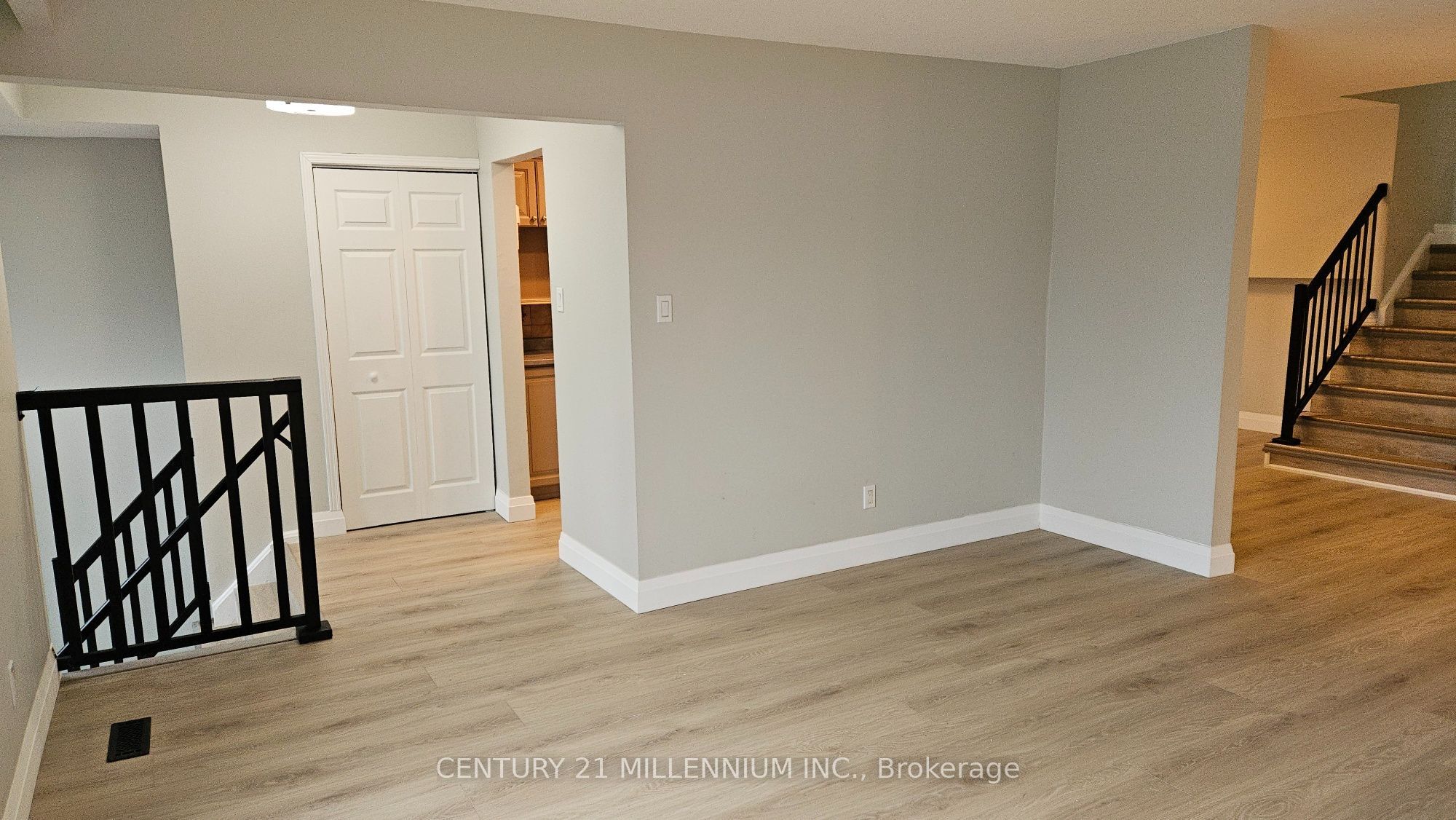 67 Simmons Boulevard Upper Property Photo 9