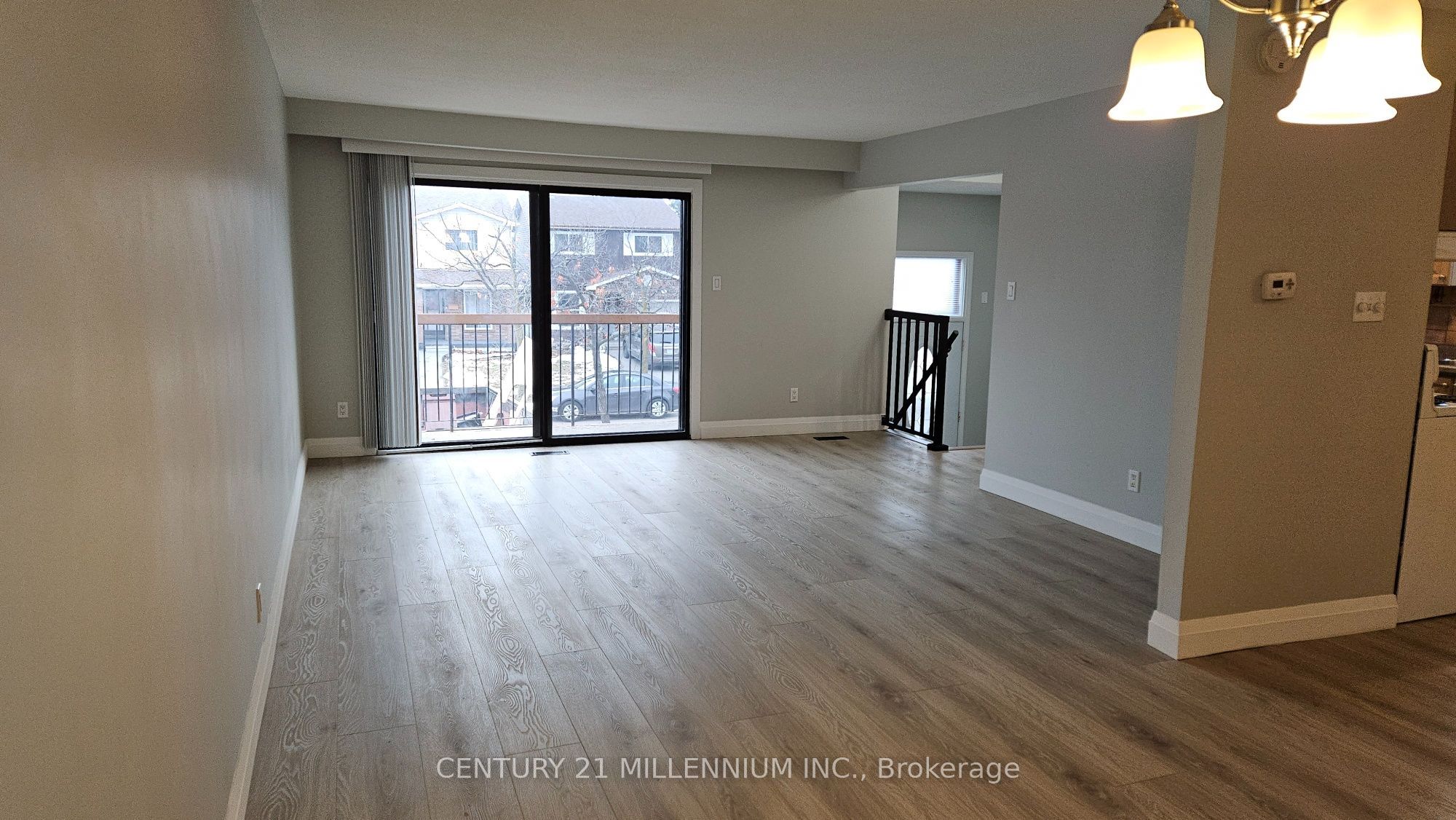 67 Simmons Boulevard Upper Property Photo 10