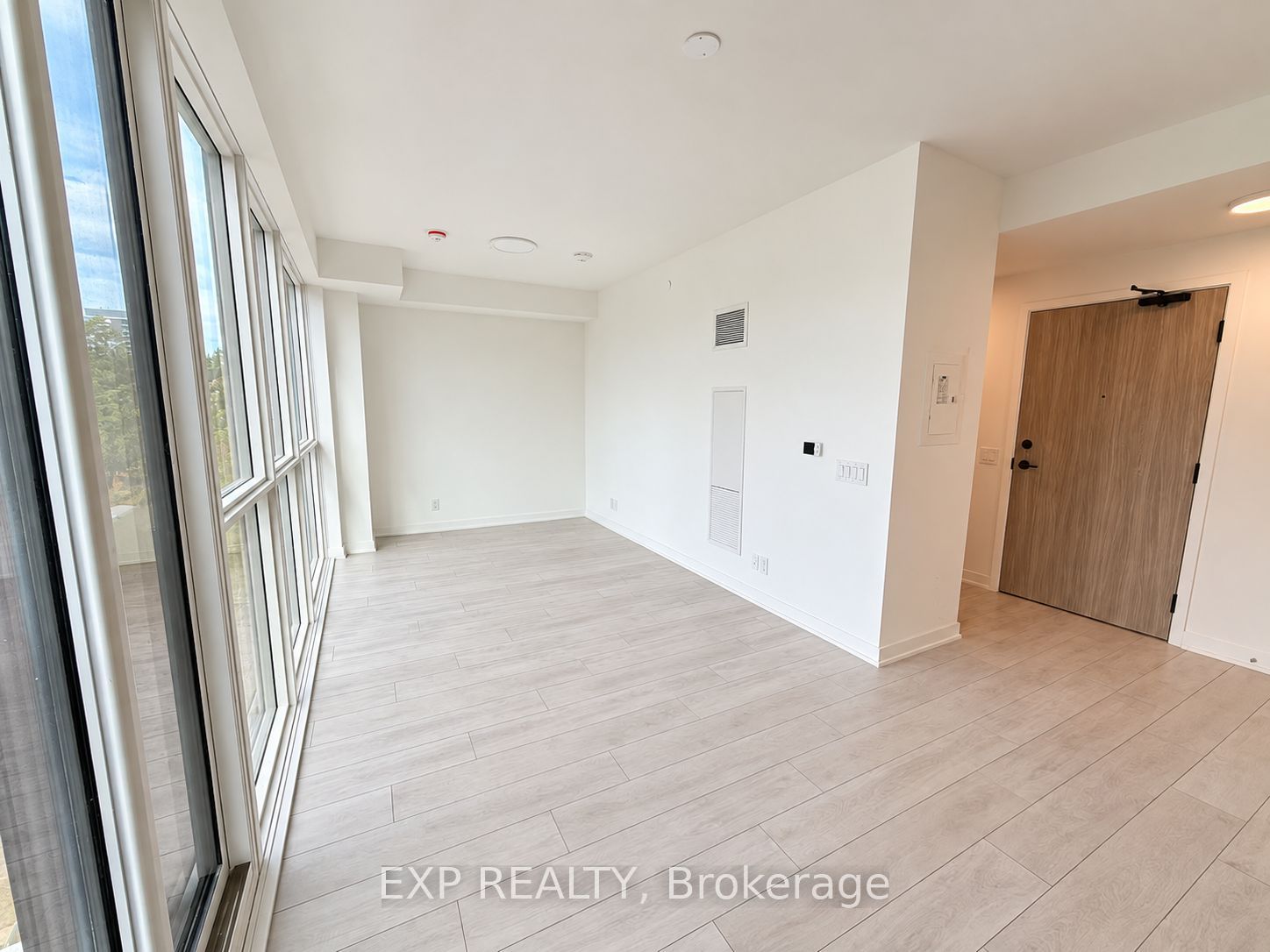 1381 Lakeshore Road 409 Property Photo 2