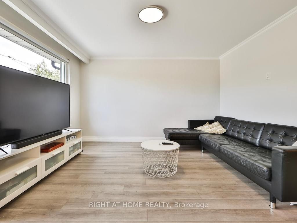 3174 Weston Road Property Photo 7