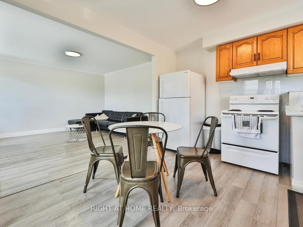 3174 Weston Road Property Photo 9