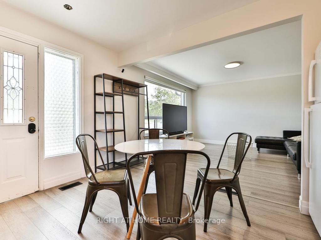 3174 Weston Road Property Photo 10