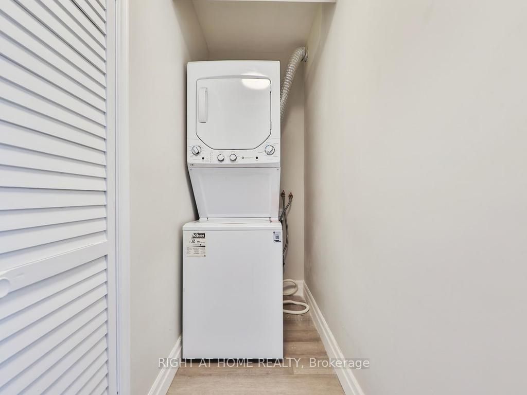 3174 Weston Road Property Photo 26