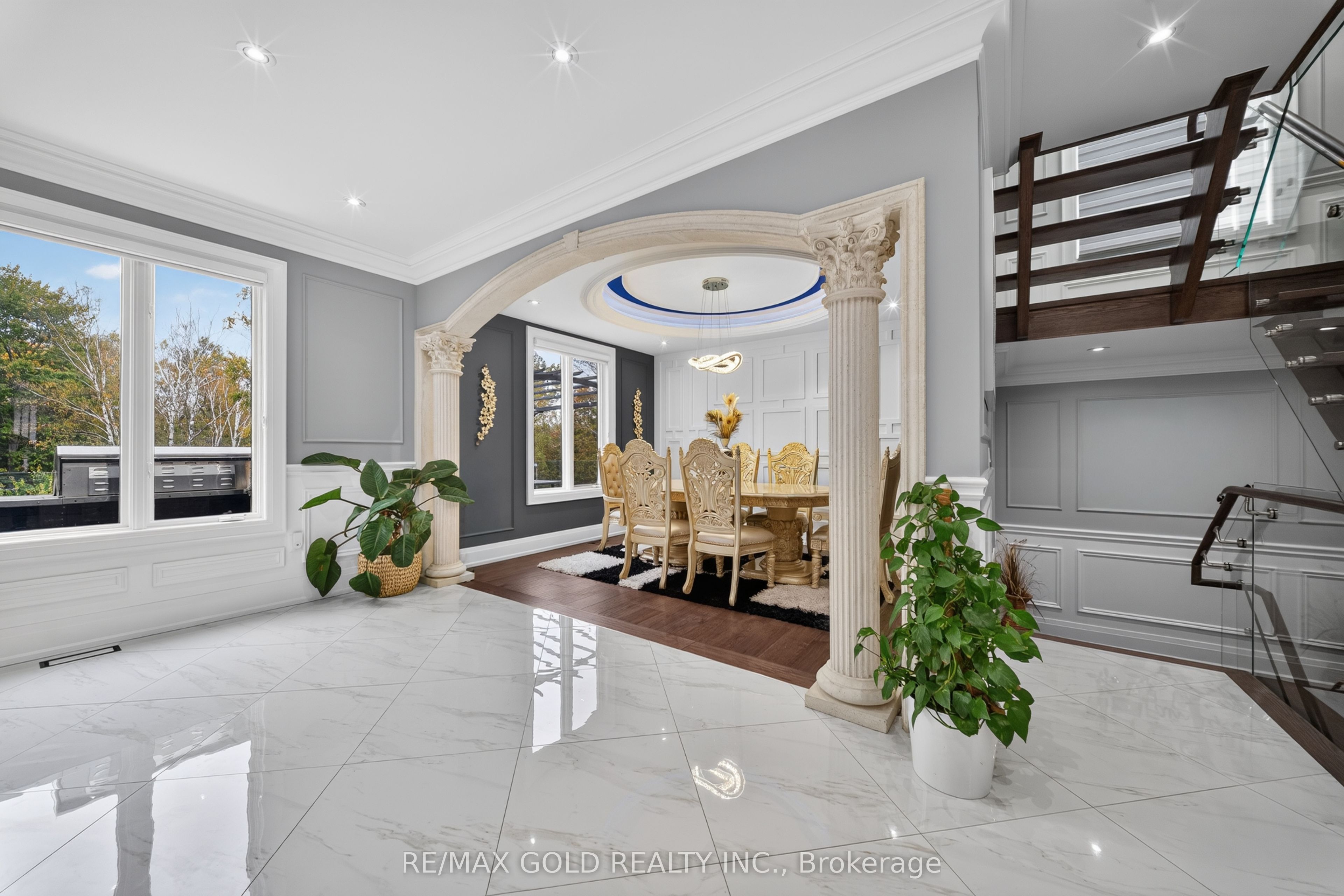 33 Young Court Property Photo 17