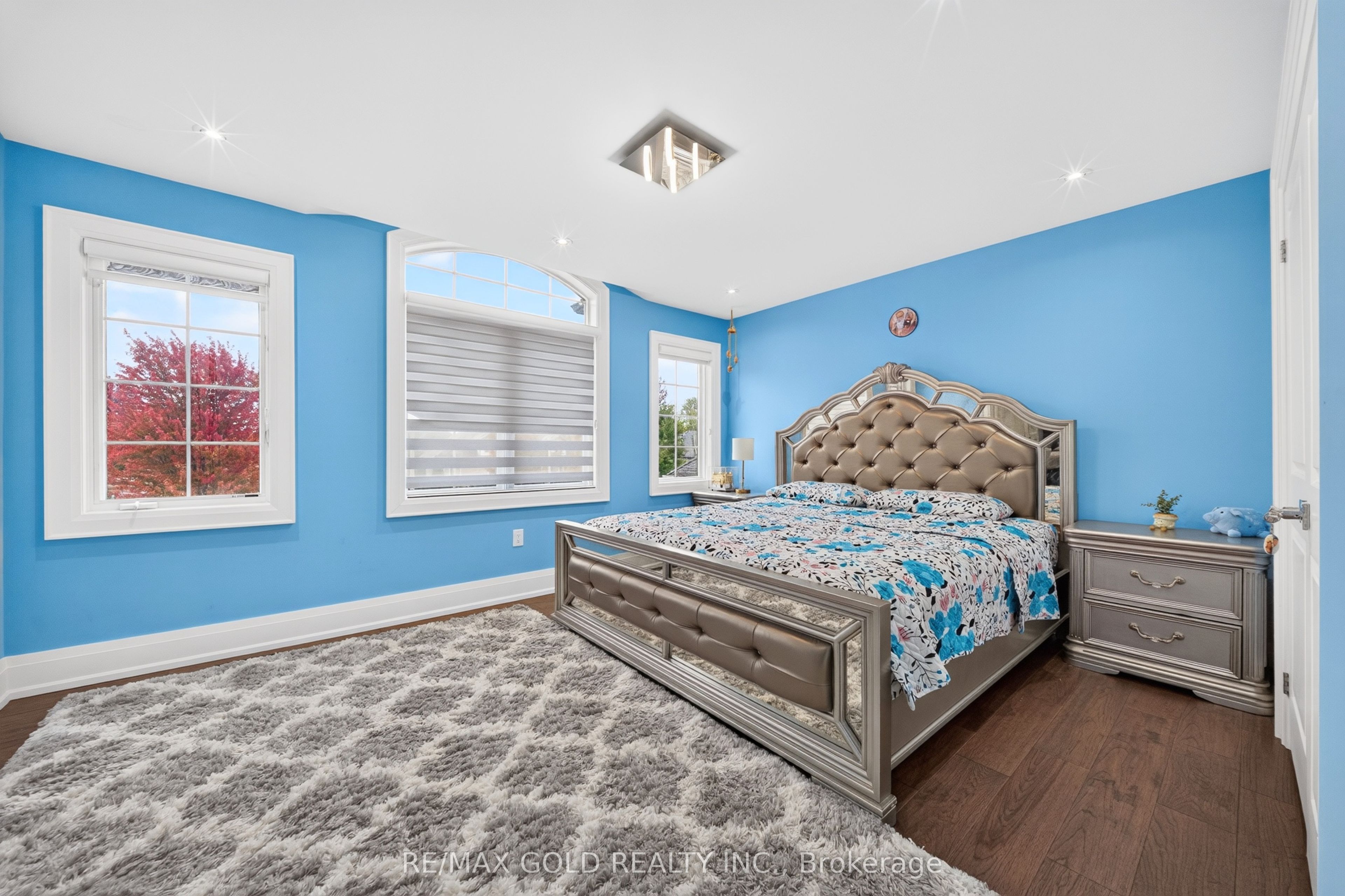 33 Young Court Property Photo 24