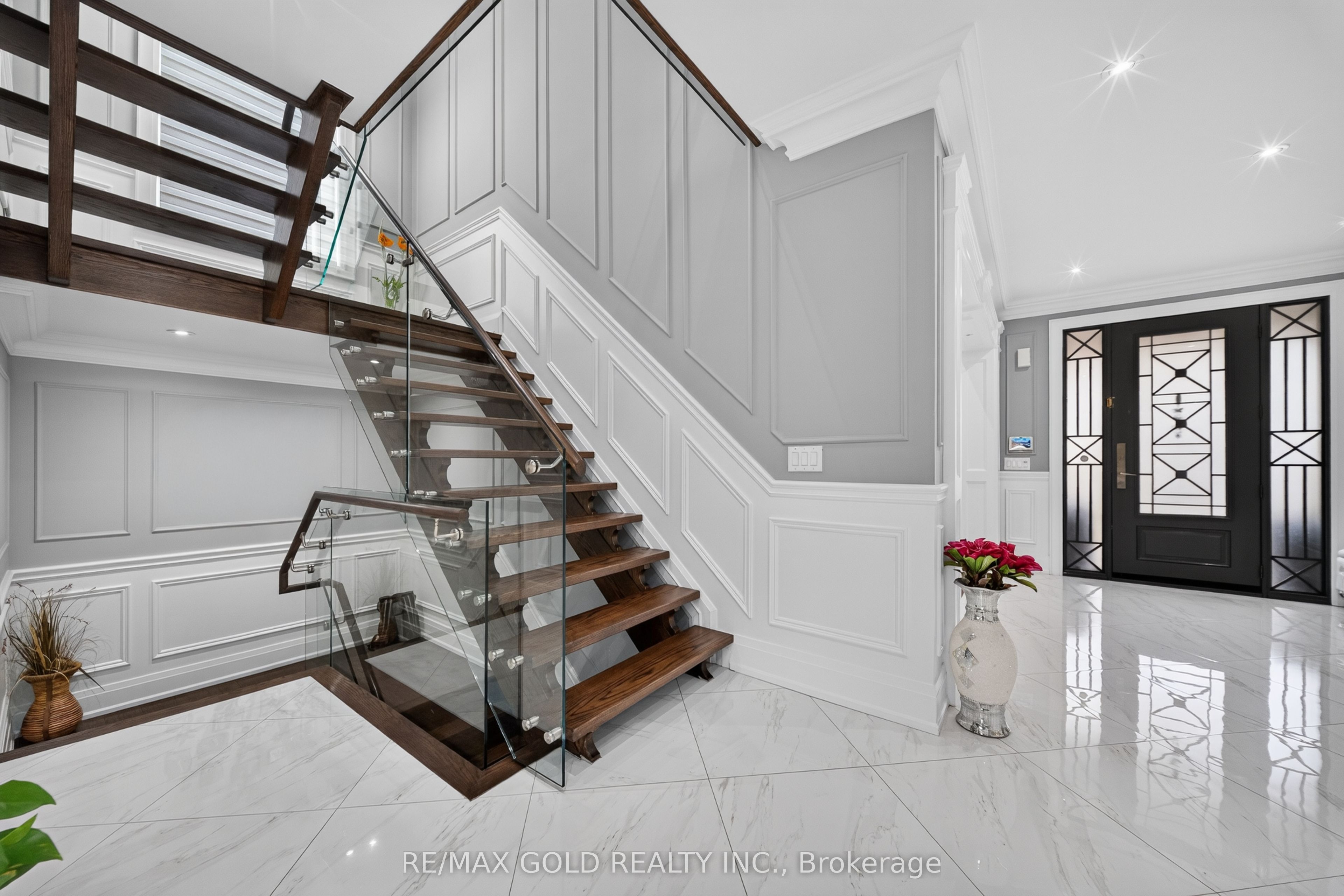 33 Young Court Property Photo 38