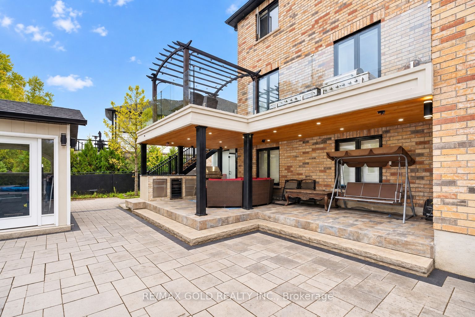 33 Young Court Property Photo 48