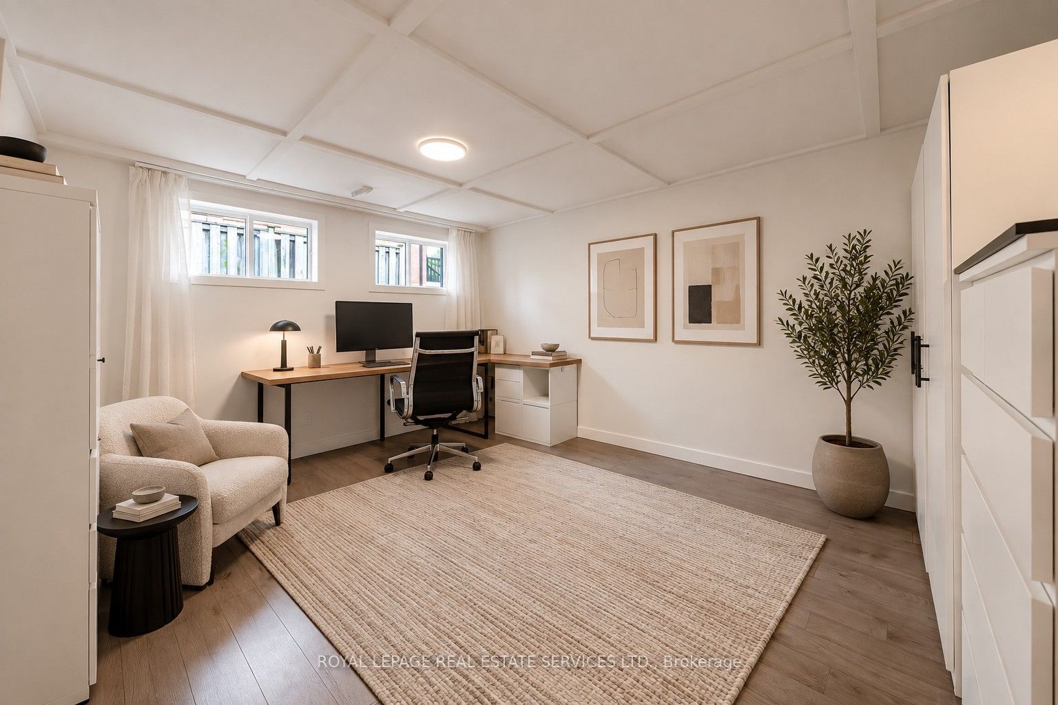 1254 Napier Crescent Property Photo 10