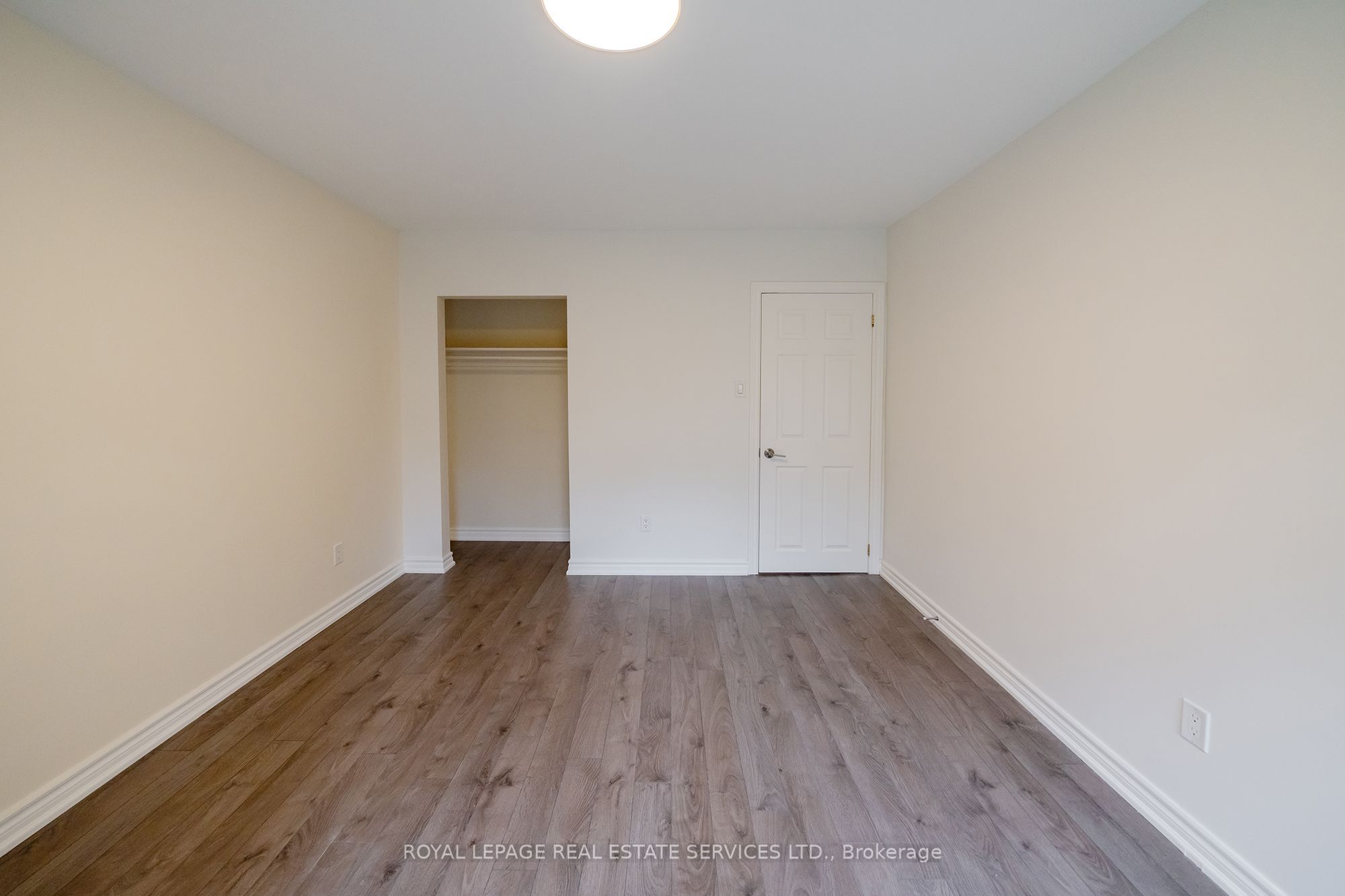 1254 Napier Crescent Property Photo 12
