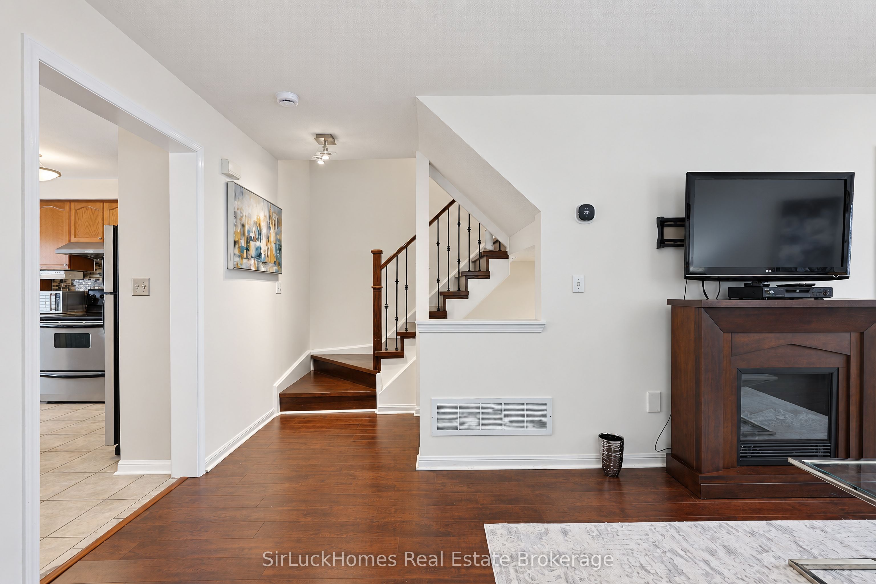 250 Richvale Drive S 22 Property Photo 9