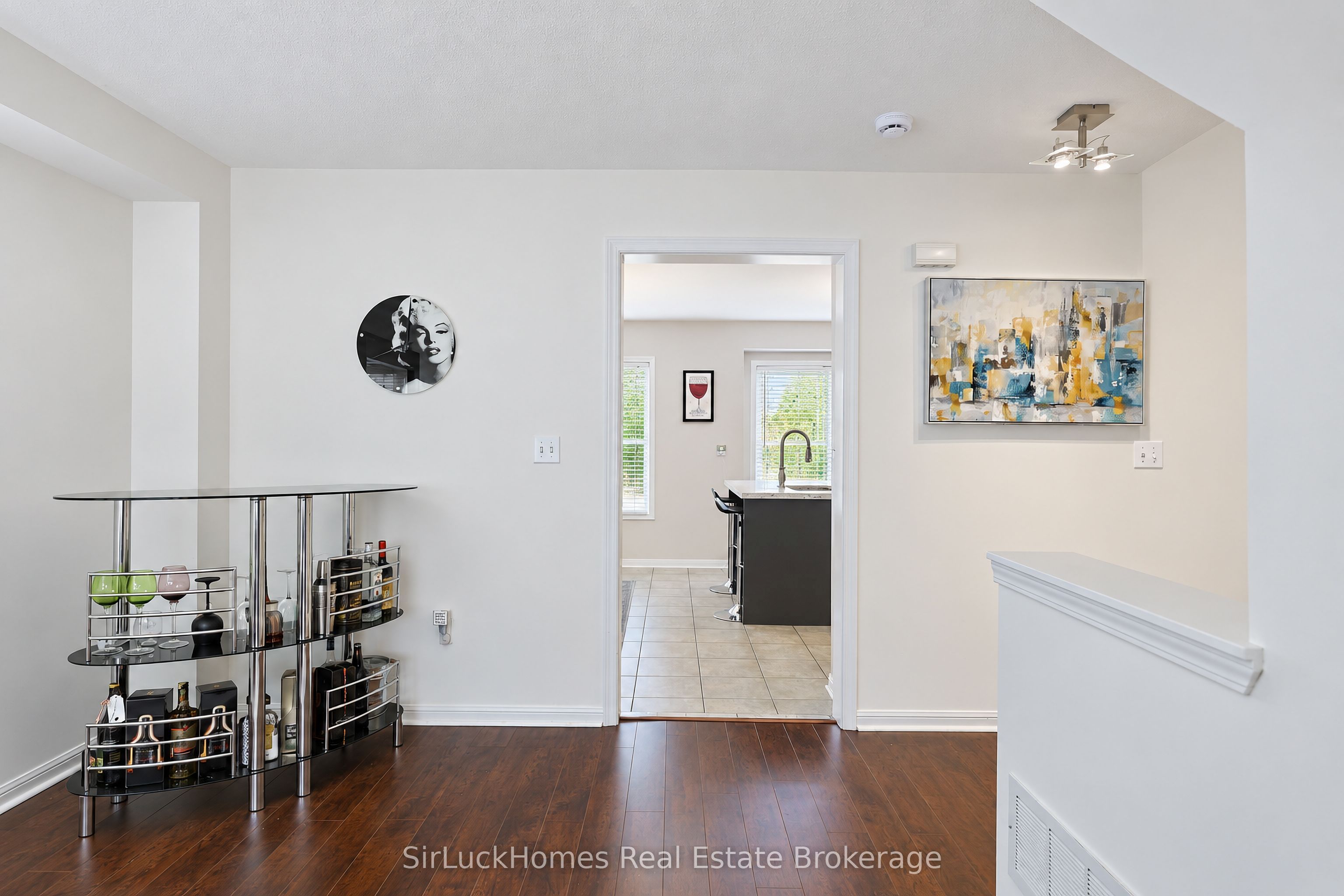 250 Richvale Drive S 22 Property Photo 14